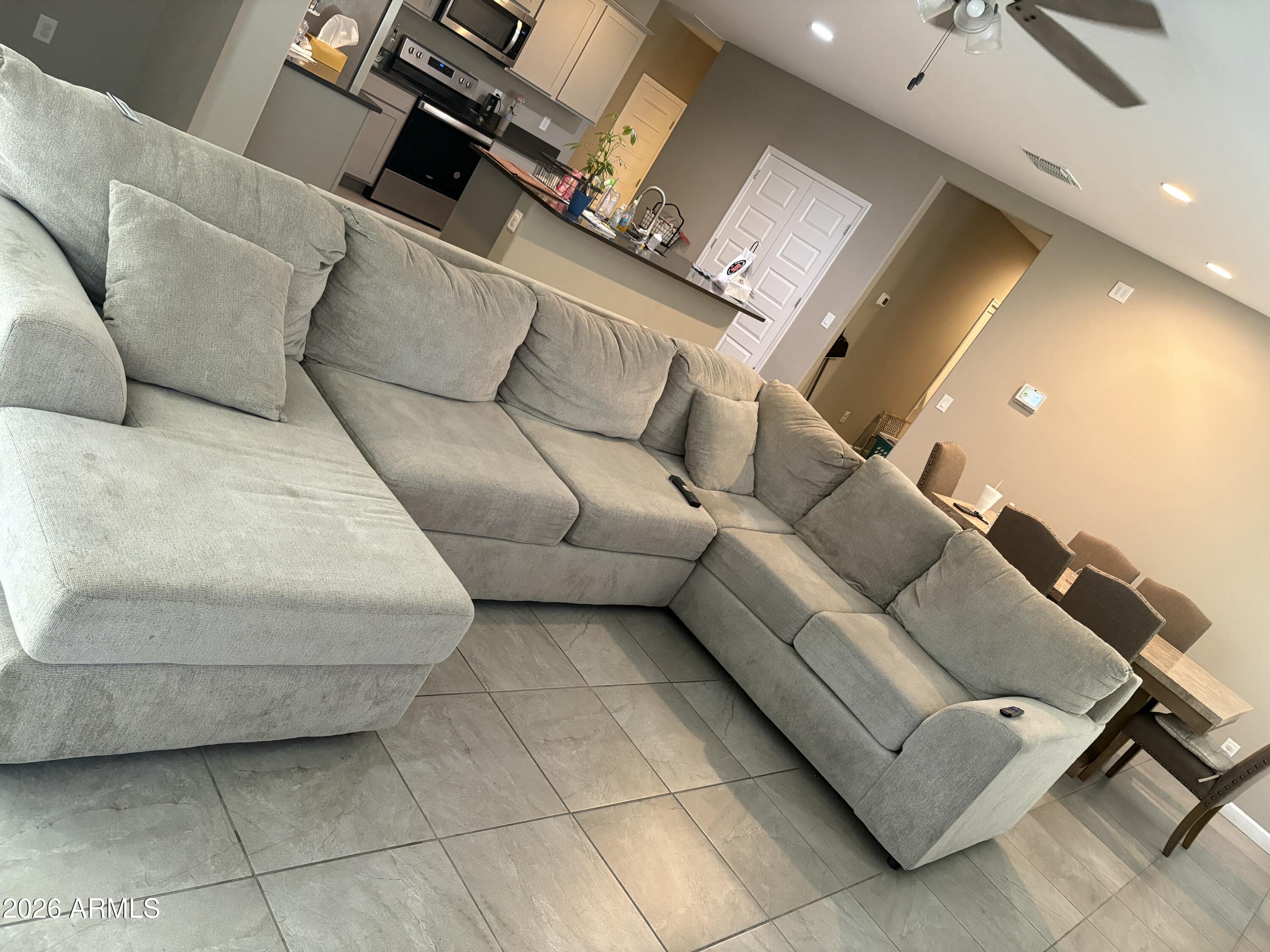 4411 W DESERT Lane