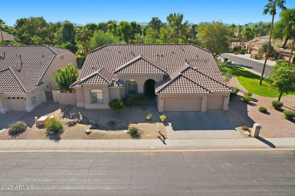 Photo of 5007 E Bluefield Avenue, Scottsdale, AZ 85254 (MLS # 6947799)