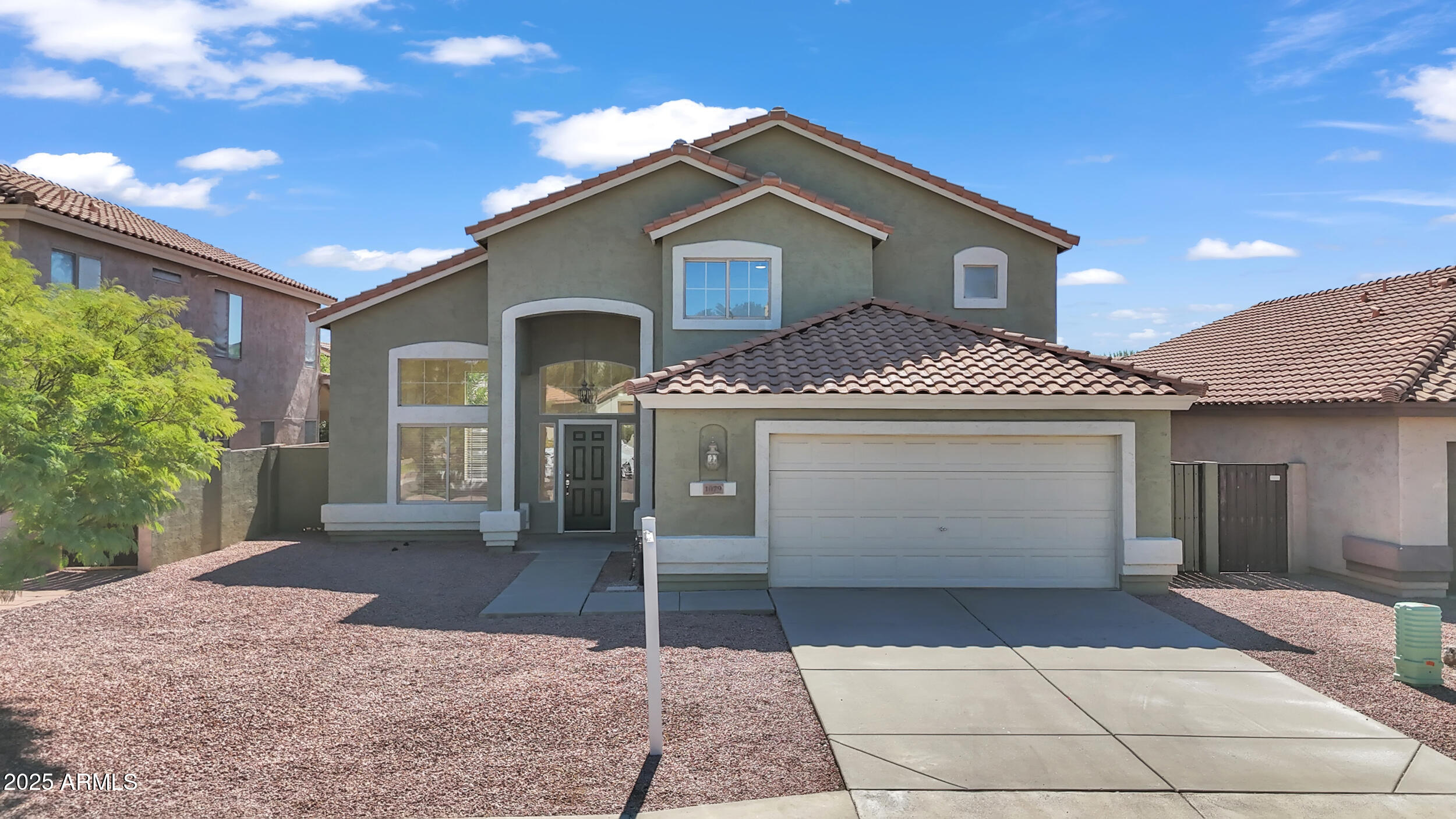 1079 E JASPER Drive