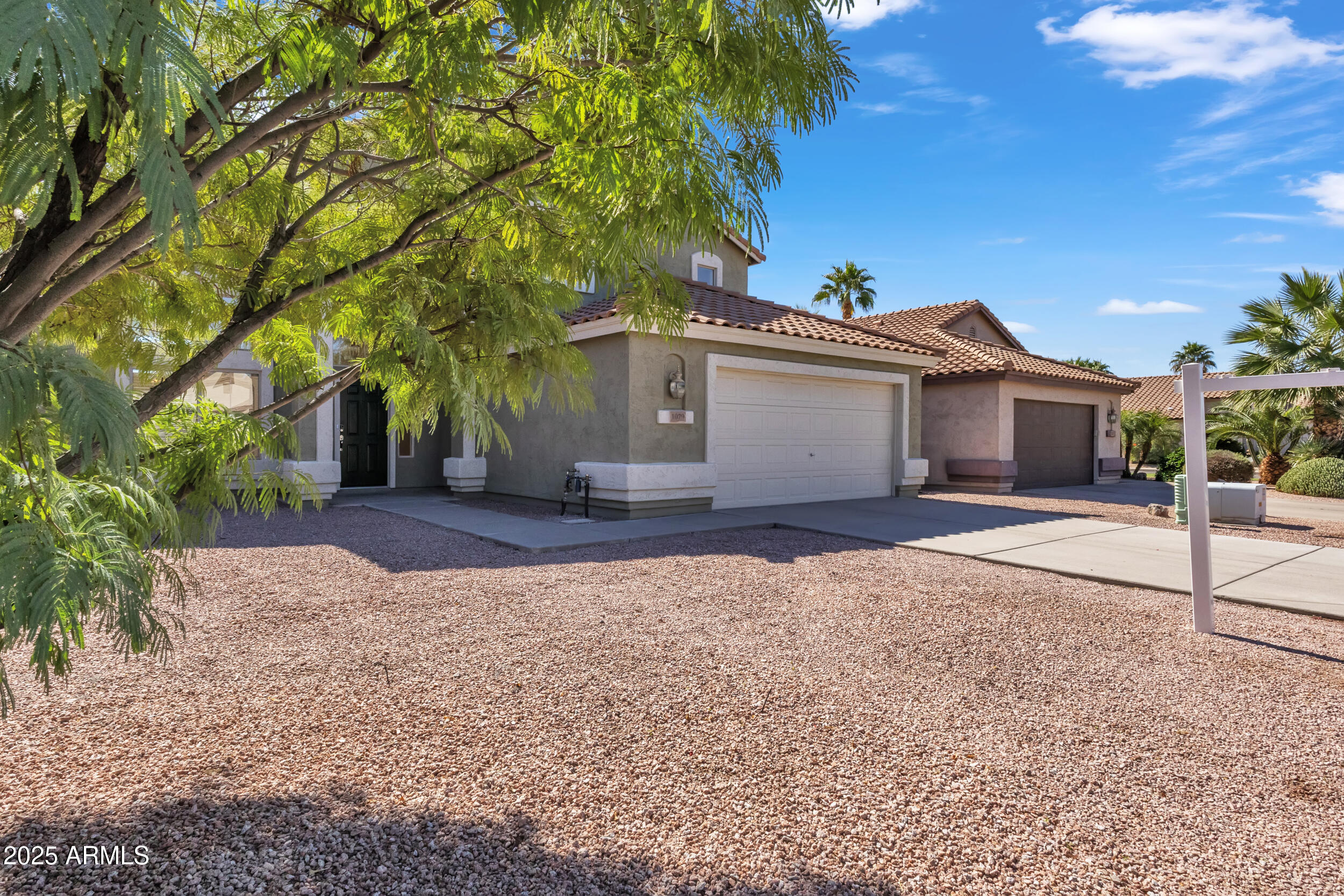 1079 E JASPER Drive