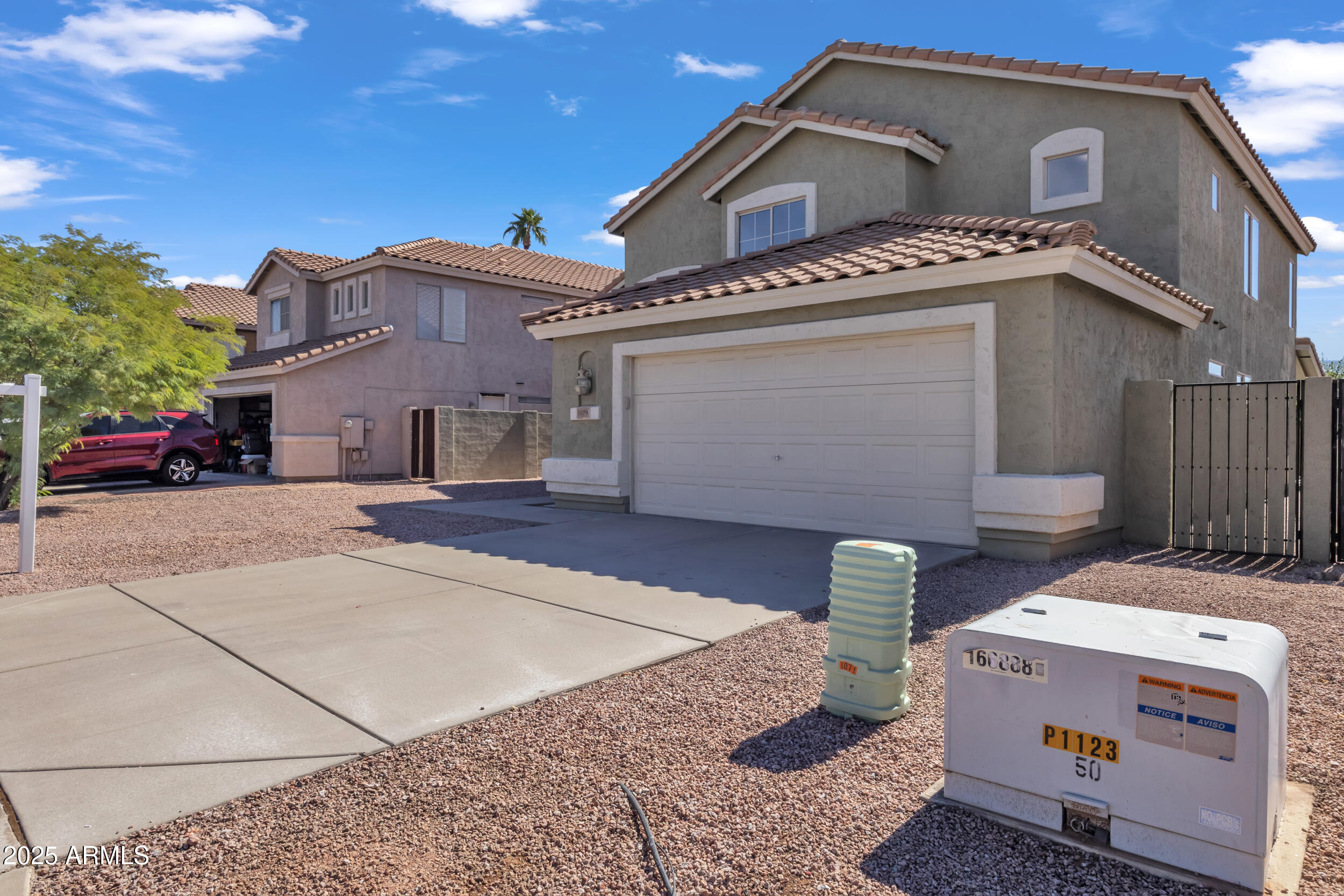 1079 E JASPER Drive