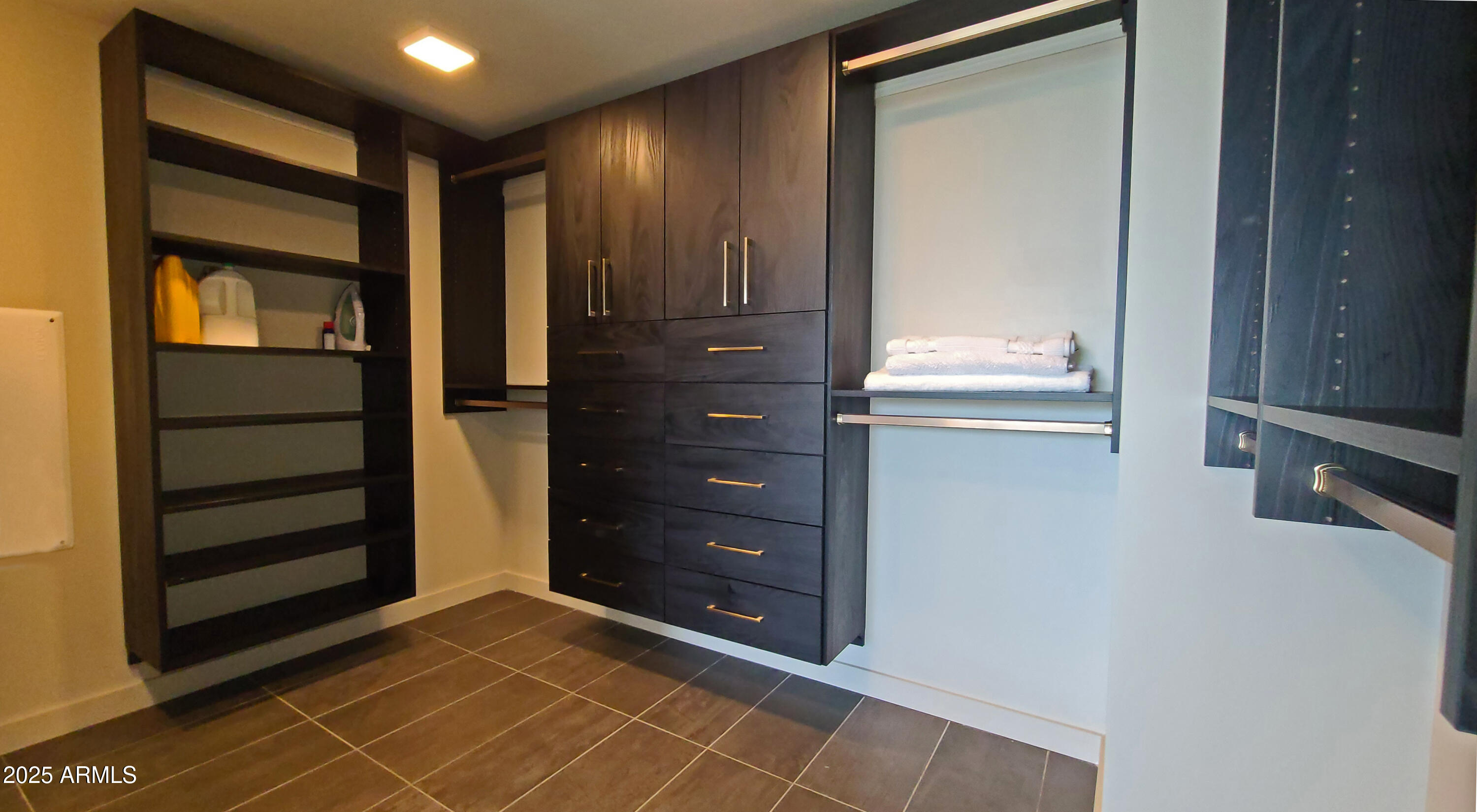 MOUNTAIN SHADOWS RESORT - CONDOMINIUM HOTEL - Residential