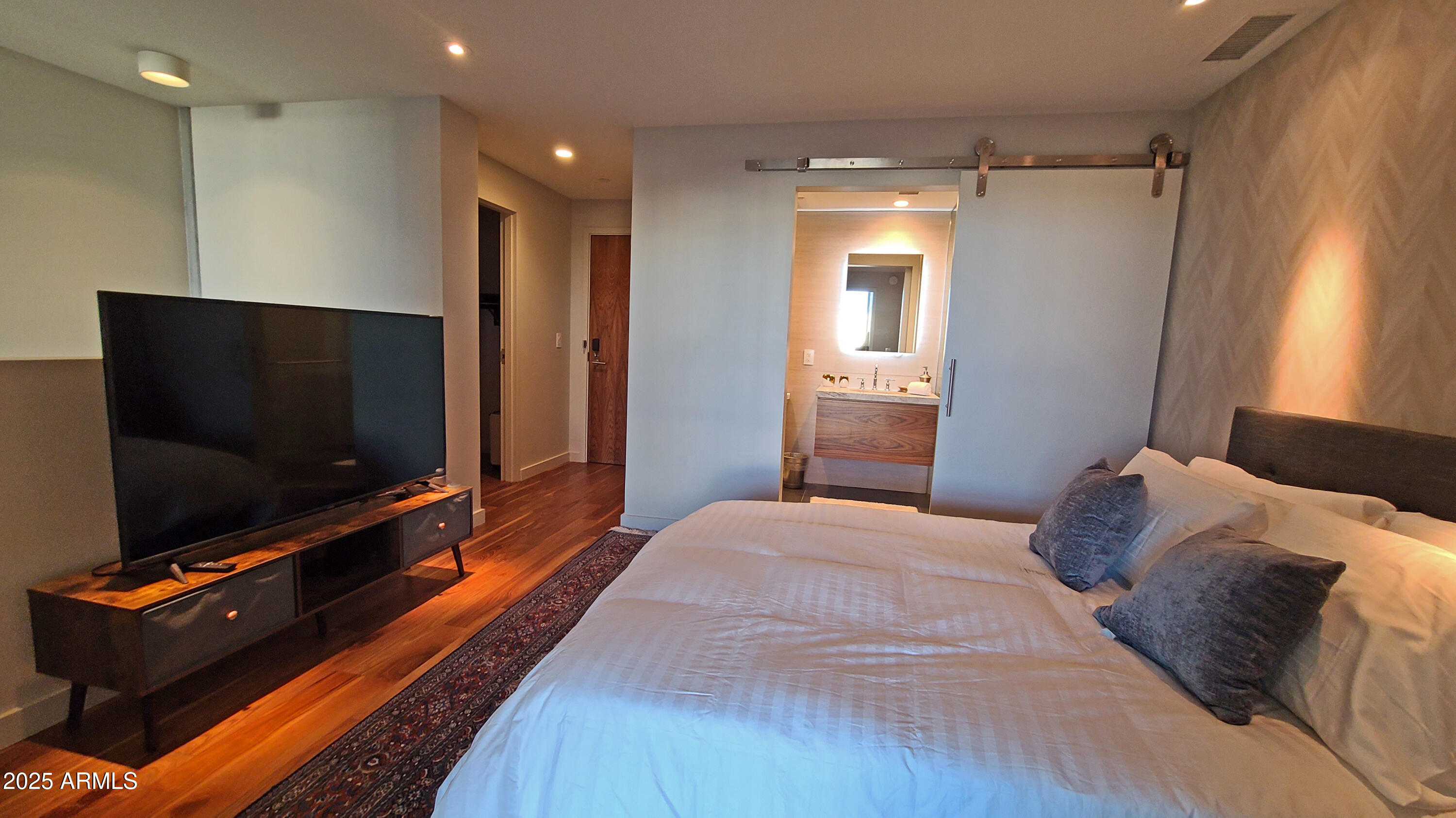 MOUNTAIN SHADOWS RESORT - CONDOMINIUM HOTEL - Residential
