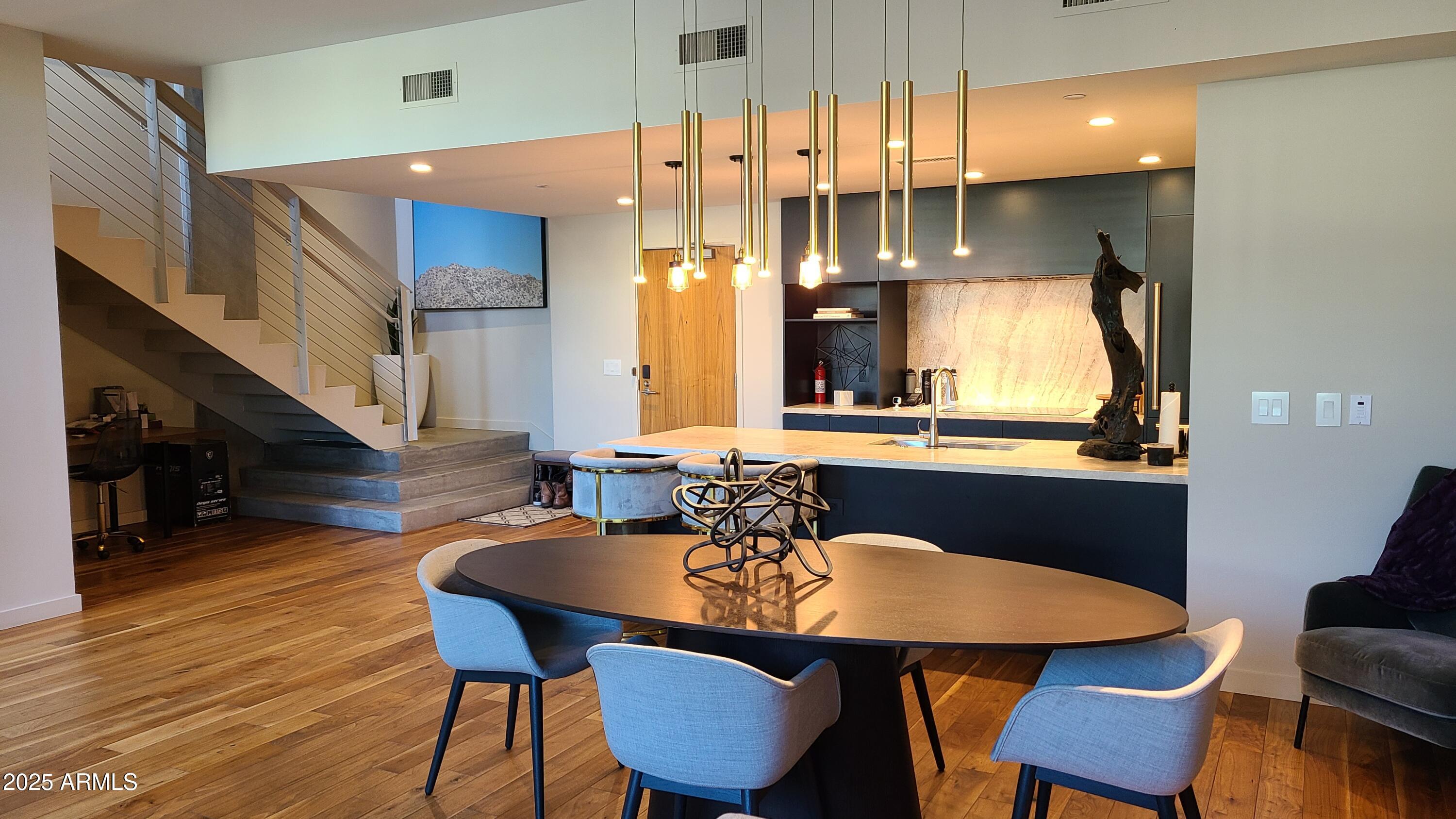 MOUNTAIN SHADOWS RESORT - CONDOMINIUM HOTEL - Residential