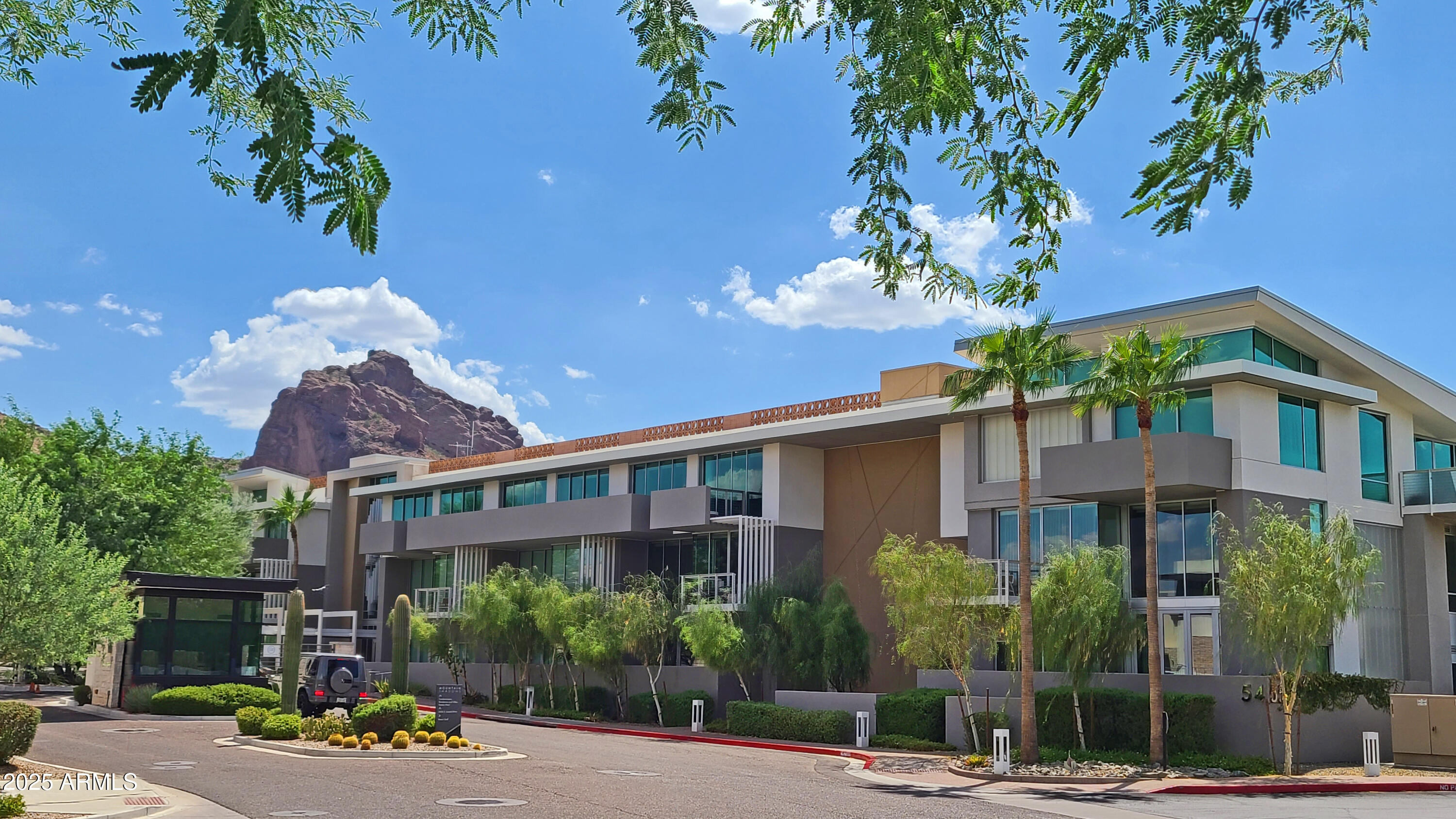 MOUNTAIN SHADOWS RESORT - CONDOMINIUM HOTEL - Residential