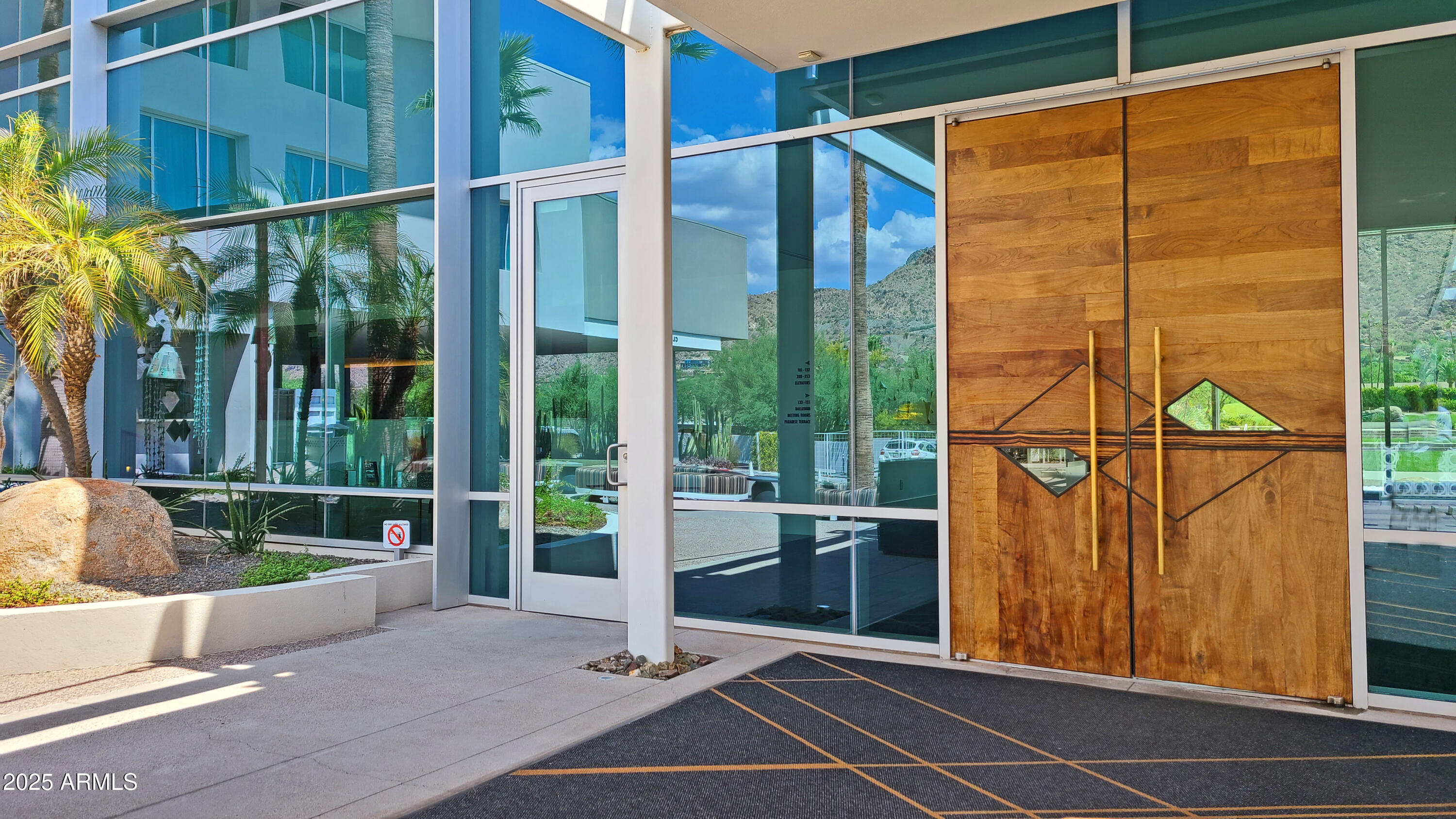 MOUNTAIN SHADOWS RESORT - CONDOMINIUM HOTEL - Residential