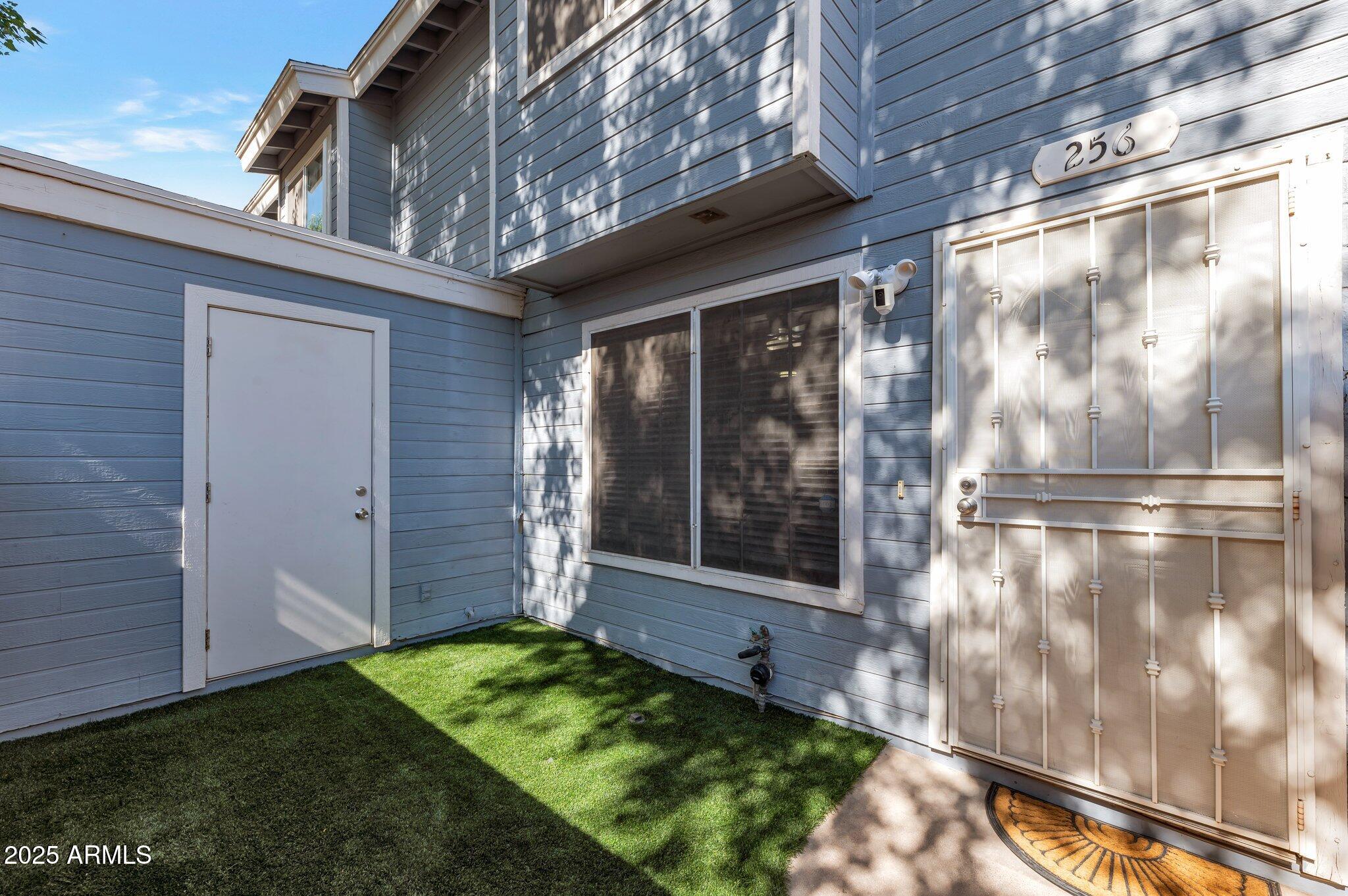 2301 E UNIVERSITY Drive 256