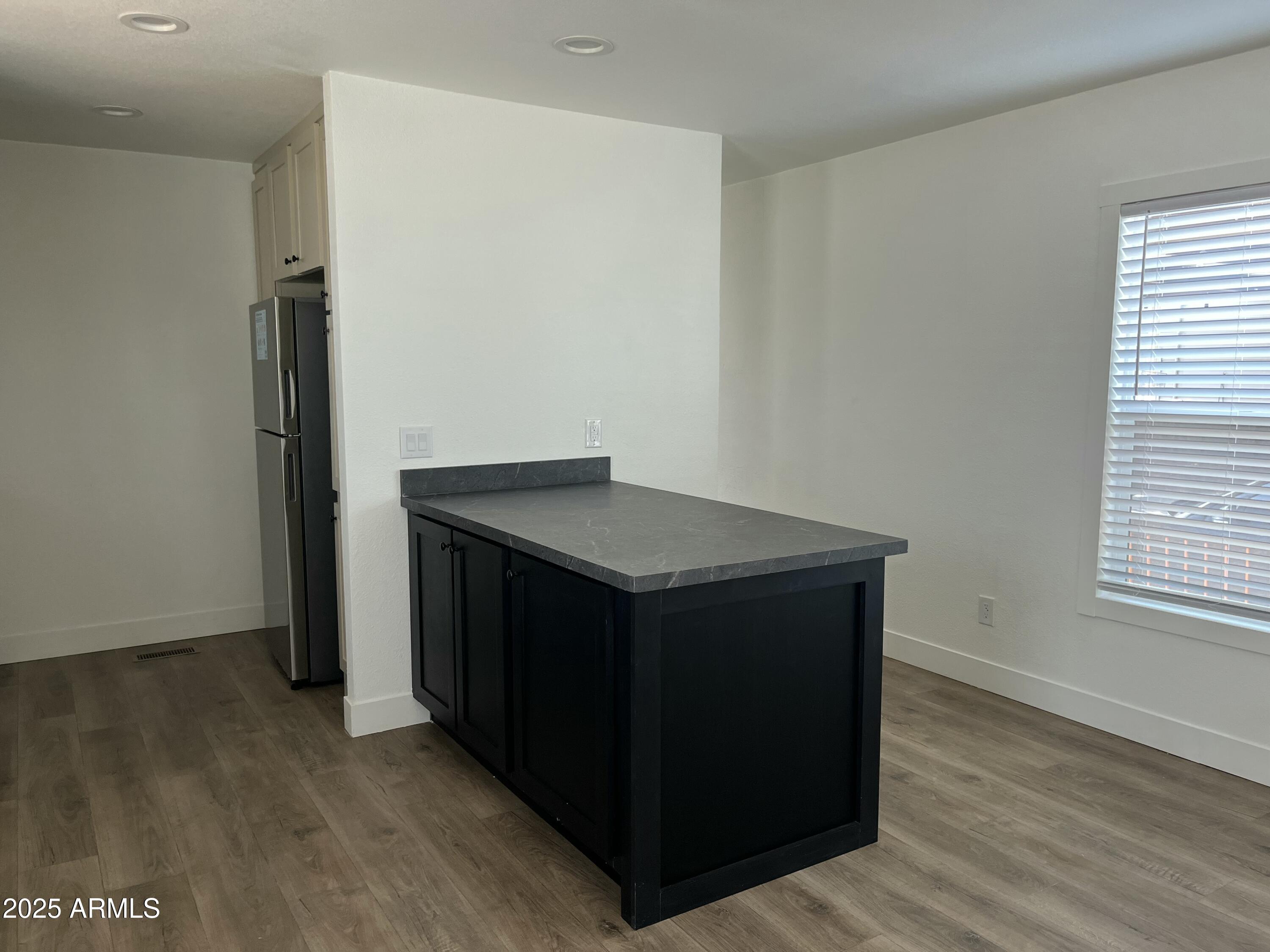 1550 W Southern Avenue 20