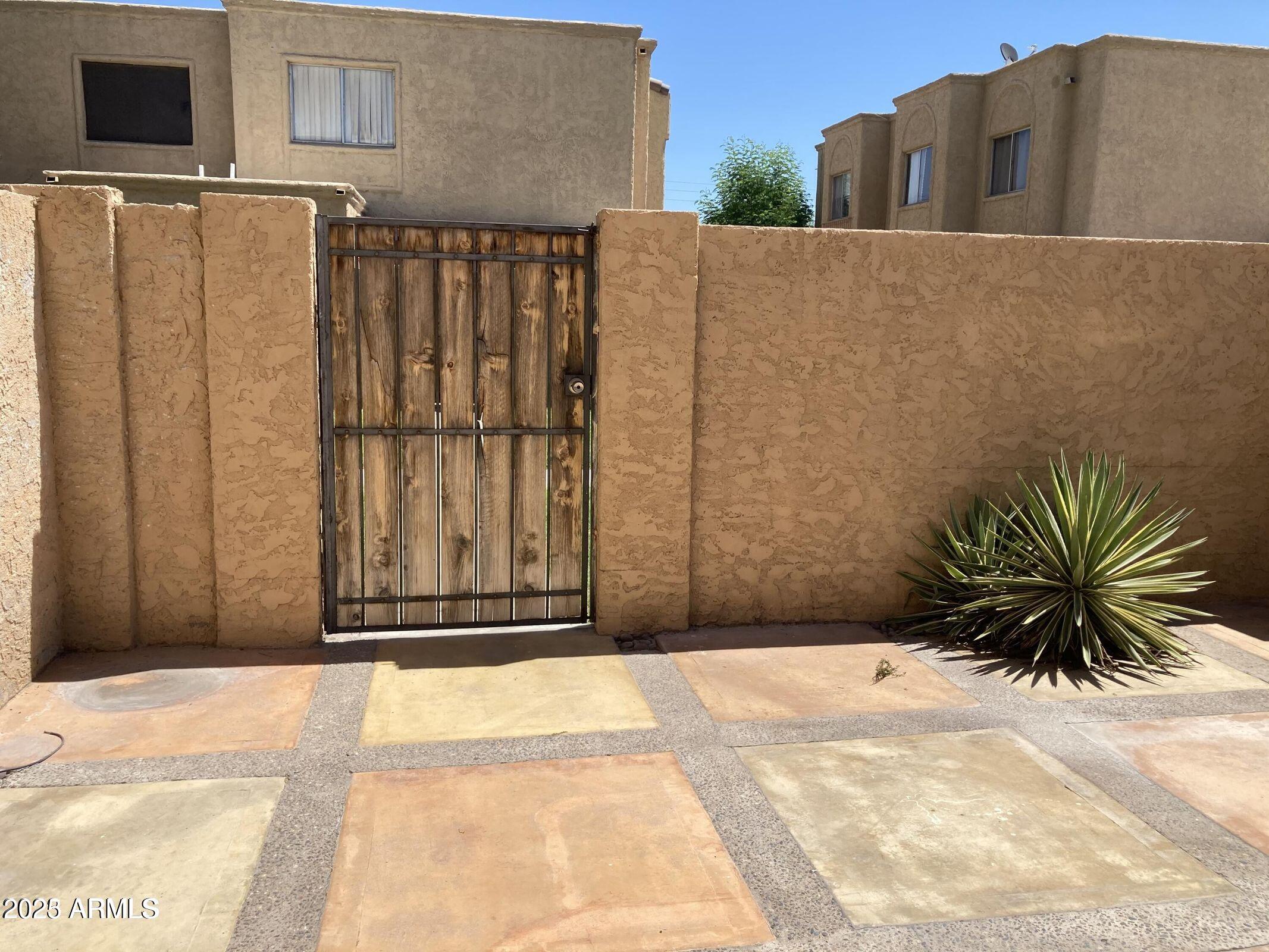 948 S ALMA SCHOOL Road 102