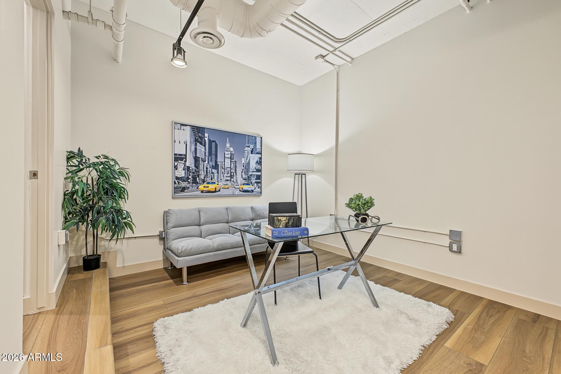 21 E 6TH Street 607