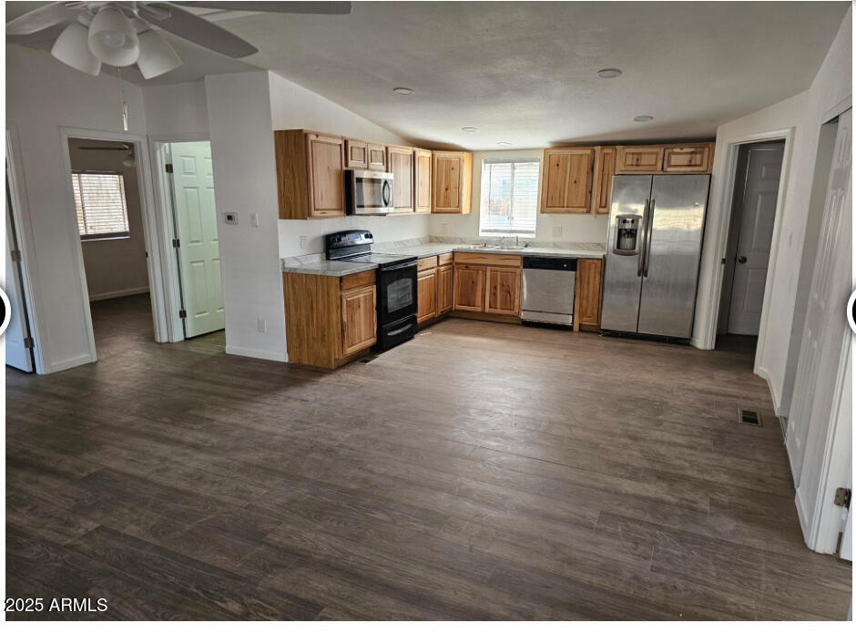 516 E BASELINE Road