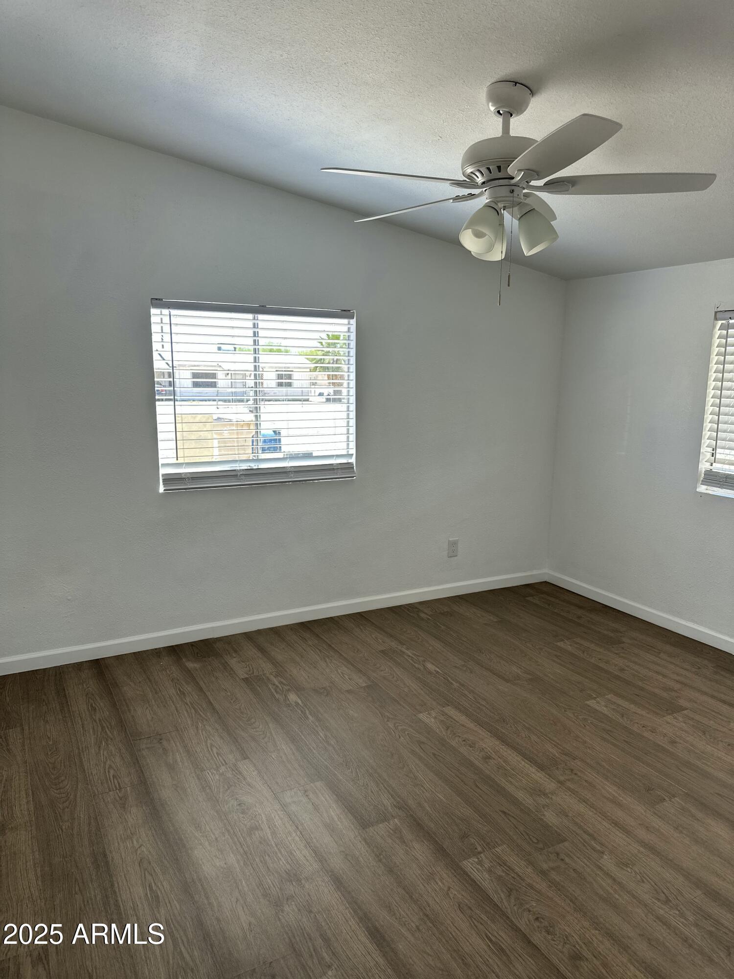 516 E BASELINE Road