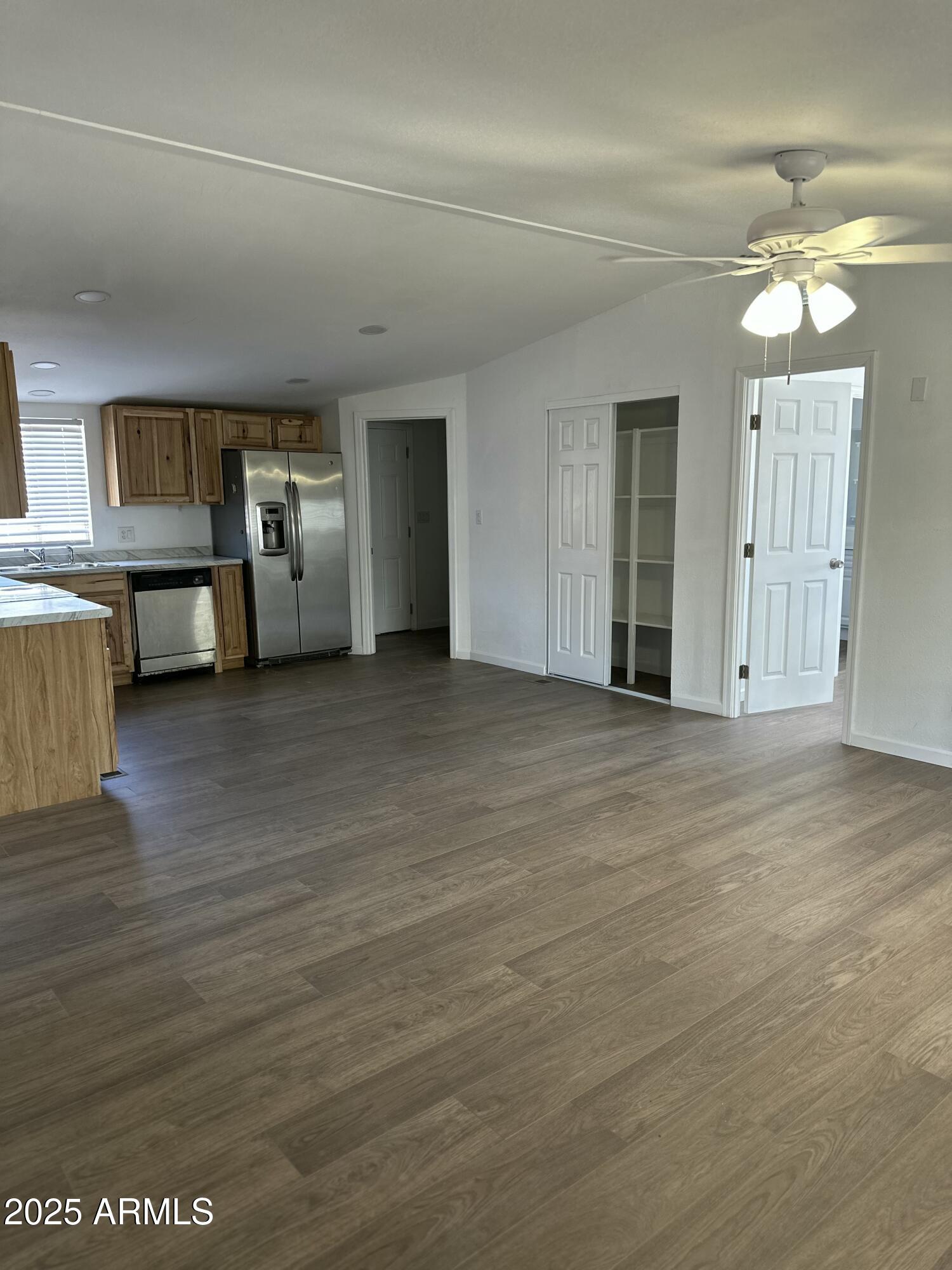 516 E BASELINE Road