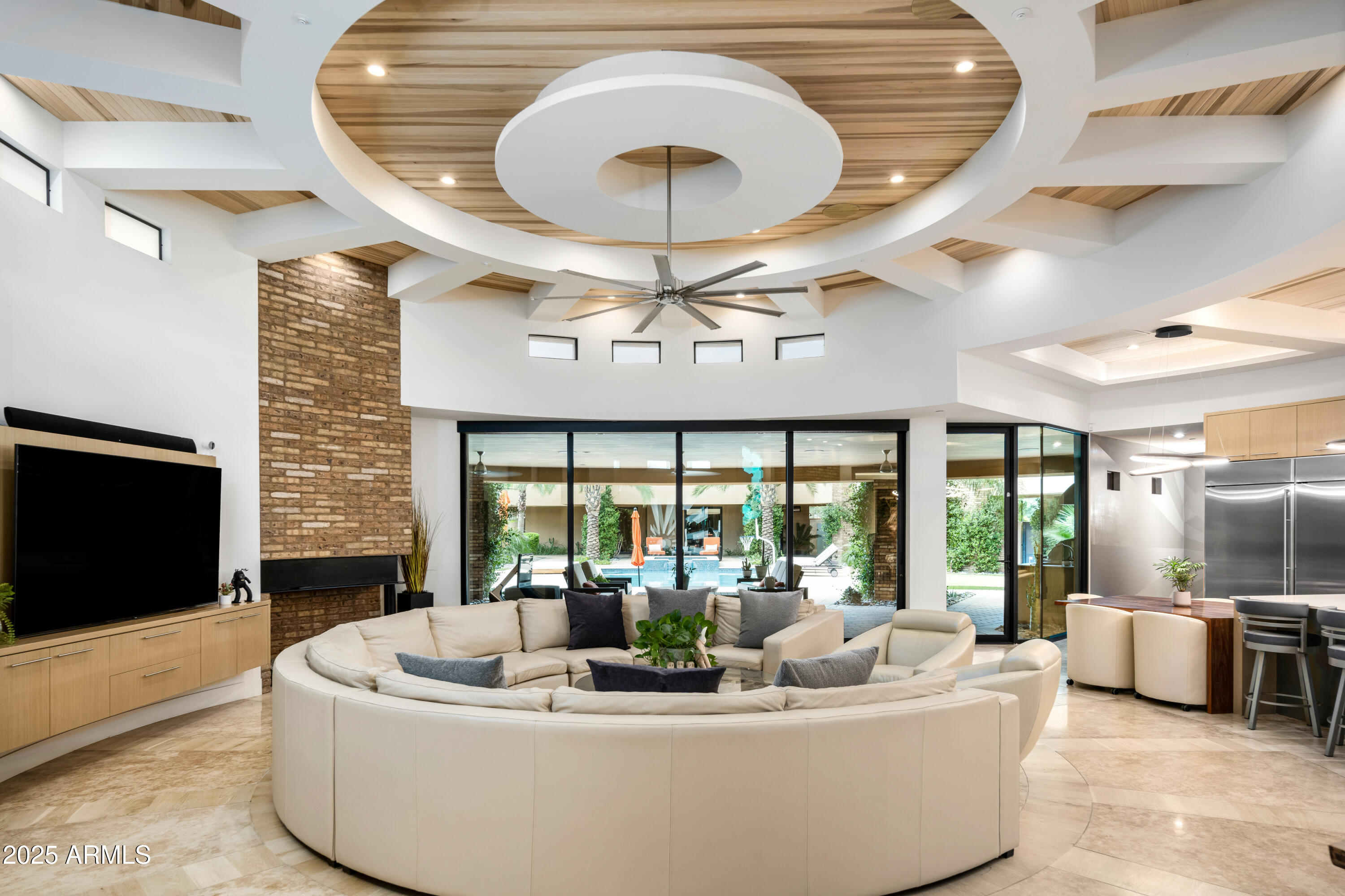 8116 E VISTA BONITA Drive