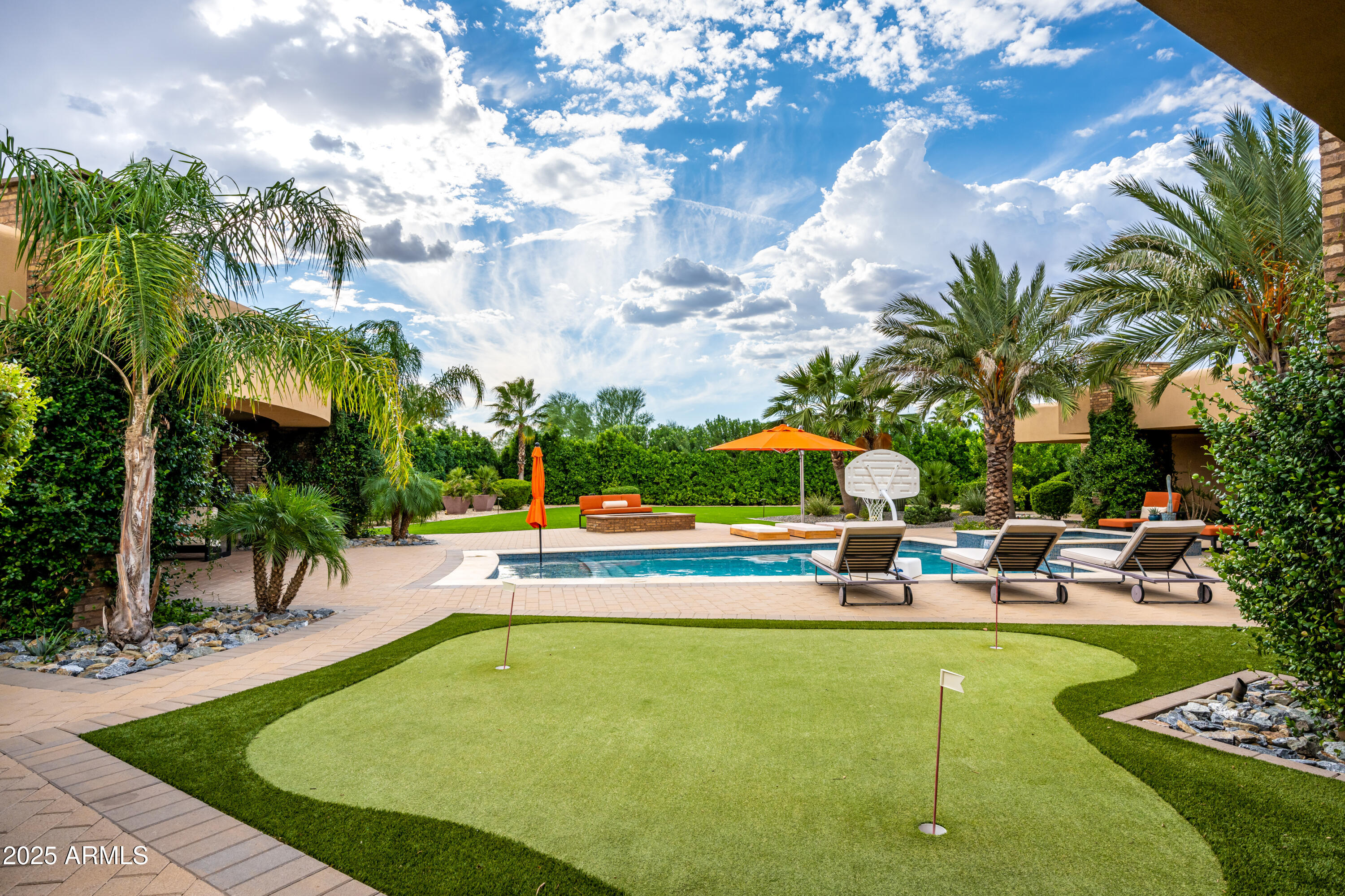 8116 E VISTA BONITA Drive