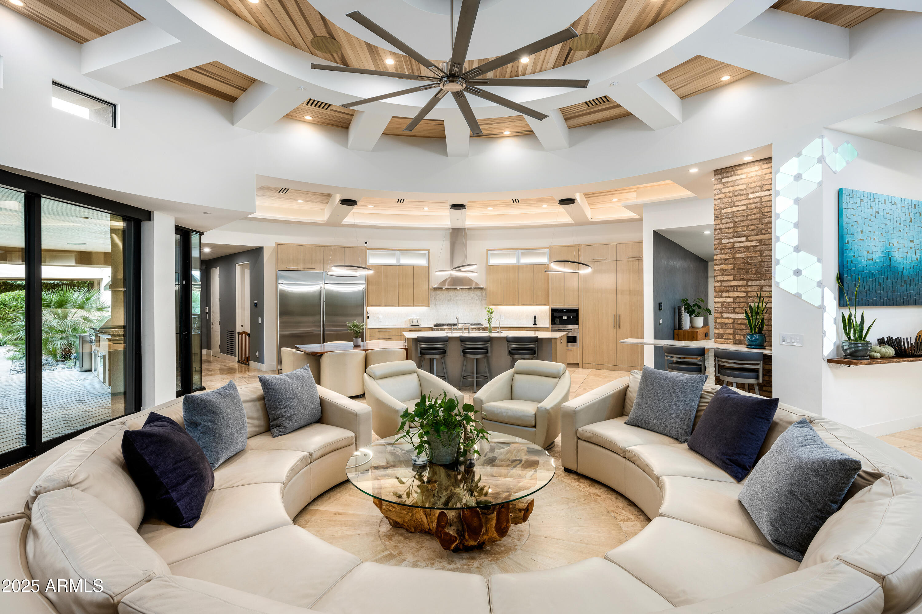 8116 E VISTA BONITA Drive