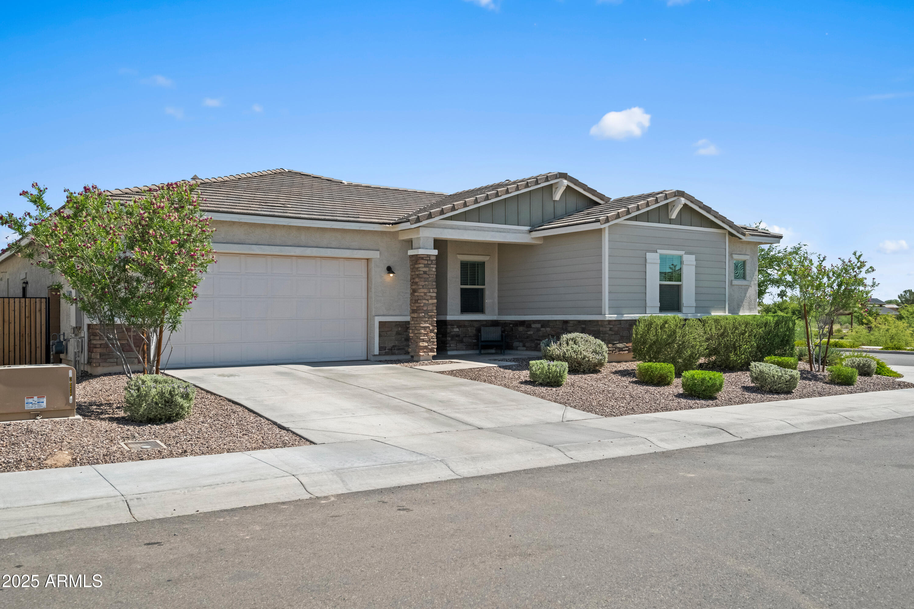 18208 W MEDLOCK Drive