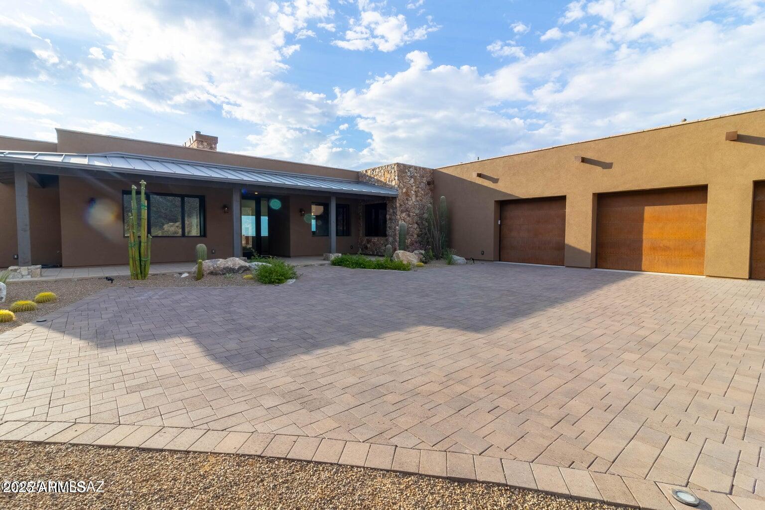 14300 N MOONGAZE Drive