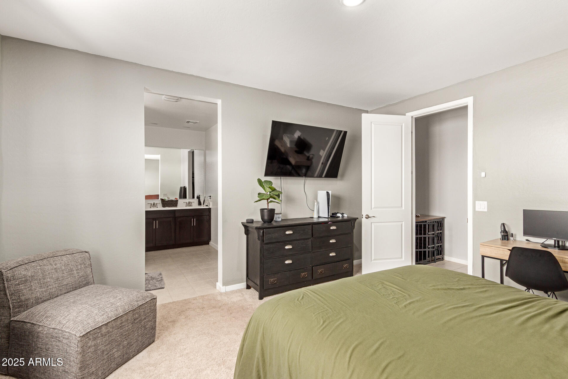 Homes 2 17344 W Red Fox Road