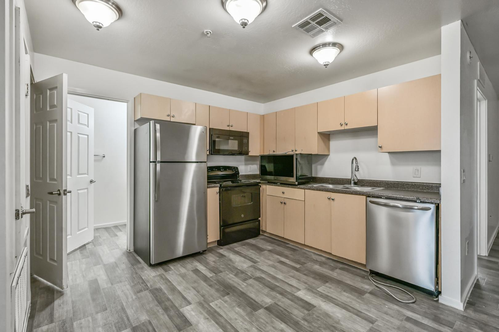 3065 N 67th Avenue Apt 132
