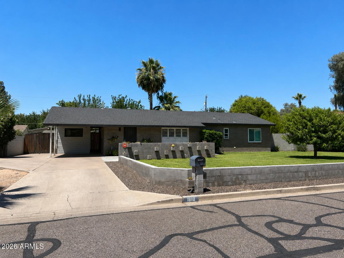 1818 W LAS PALMARITAS Drive