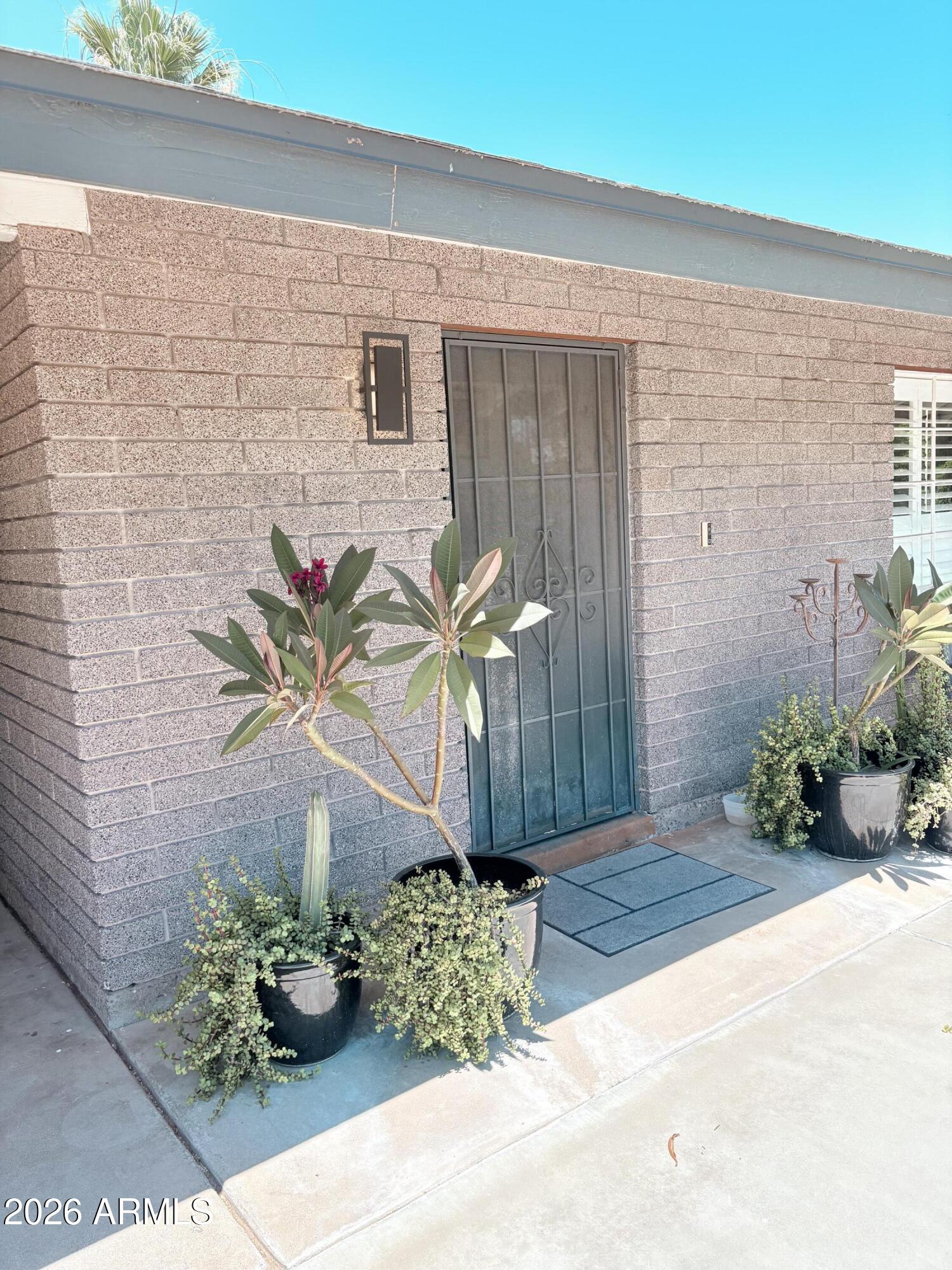 1818 W LAS PALMARITAS Drive
