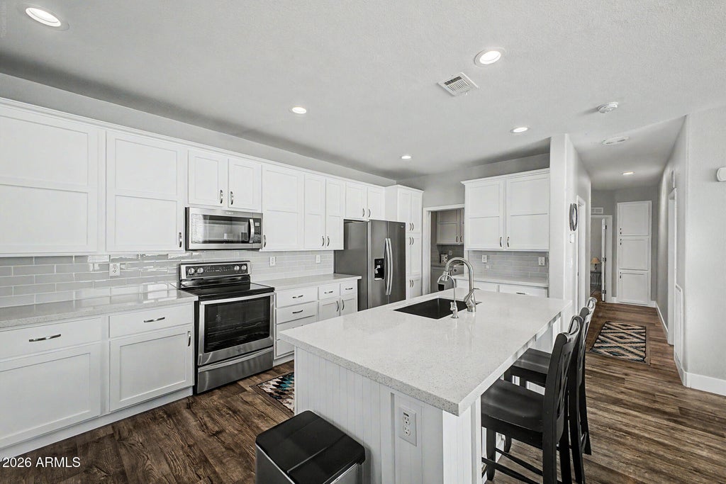 Photo of 3301 S Goldfield Road #6049, Apache Junction, AZ 85119 (MLS # 7073931)