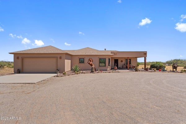 27755 S CLYDESDALE AVE, CONGRESS, AZ 85332 - Image cfcd0e4c46b01770d257742f5e75f997/440972776