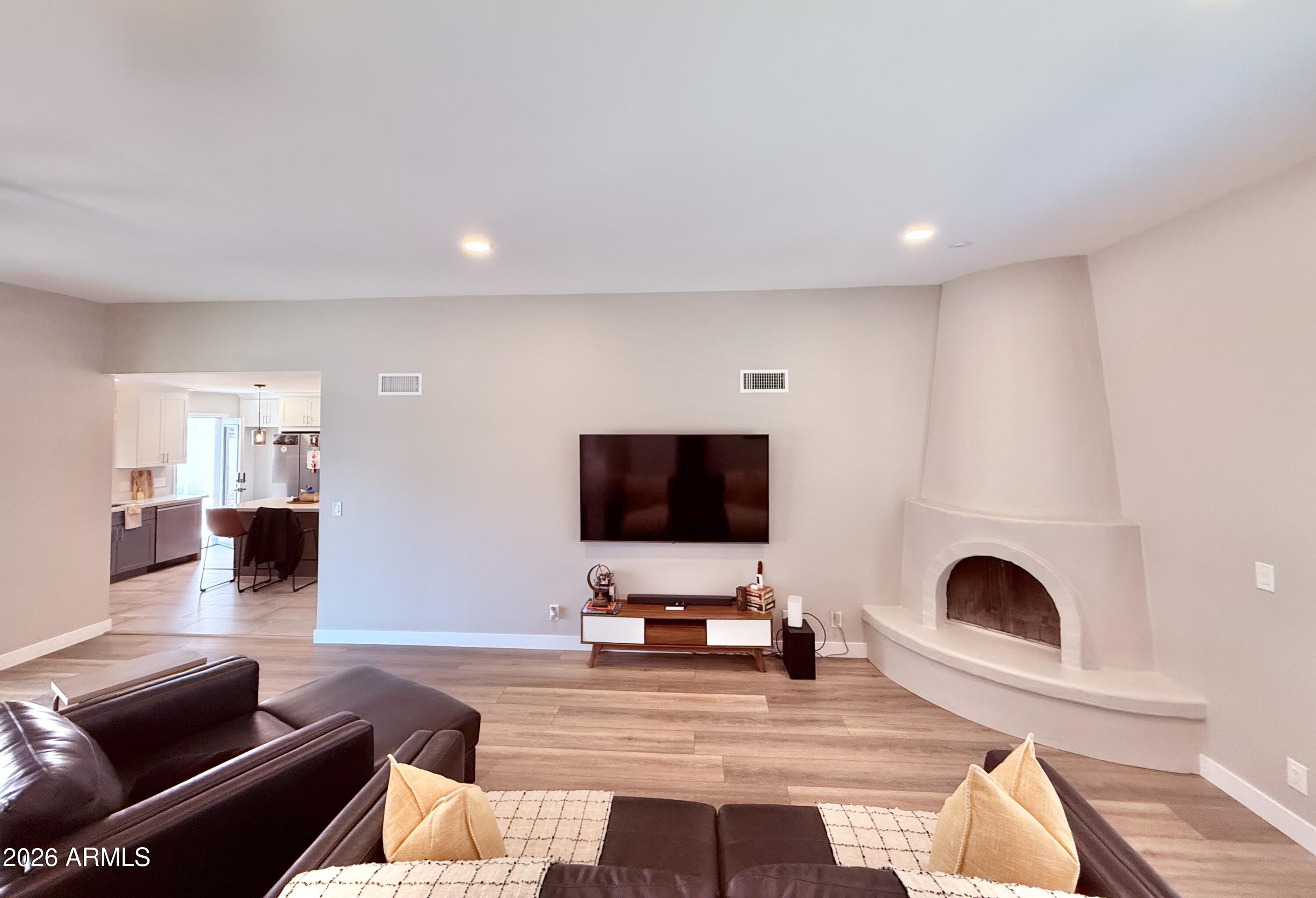 2645 E VISTA Drive