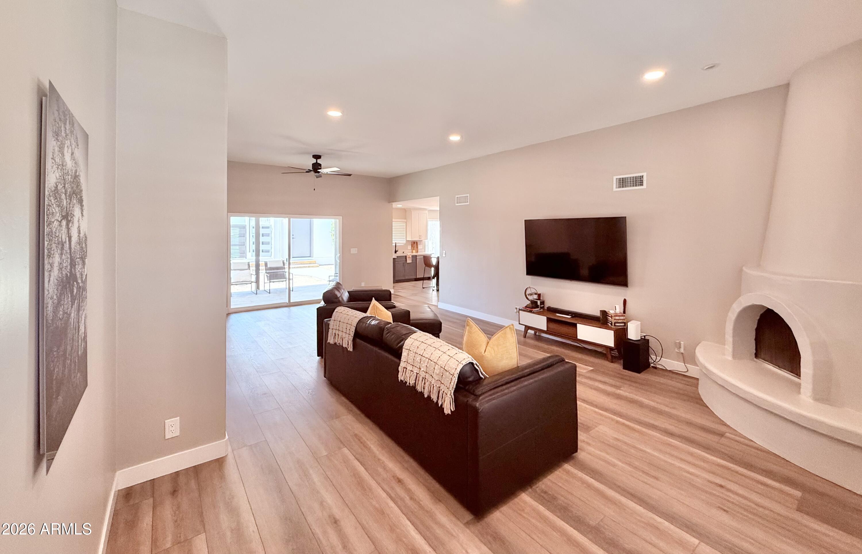 2645 E VISTA Drive