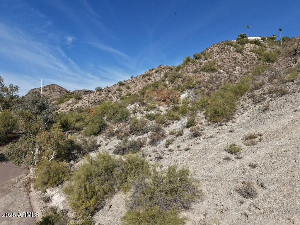 Photo of 11411 N 9th Street #-, Phoenix, AZ 85020 (MLS # 6900060)