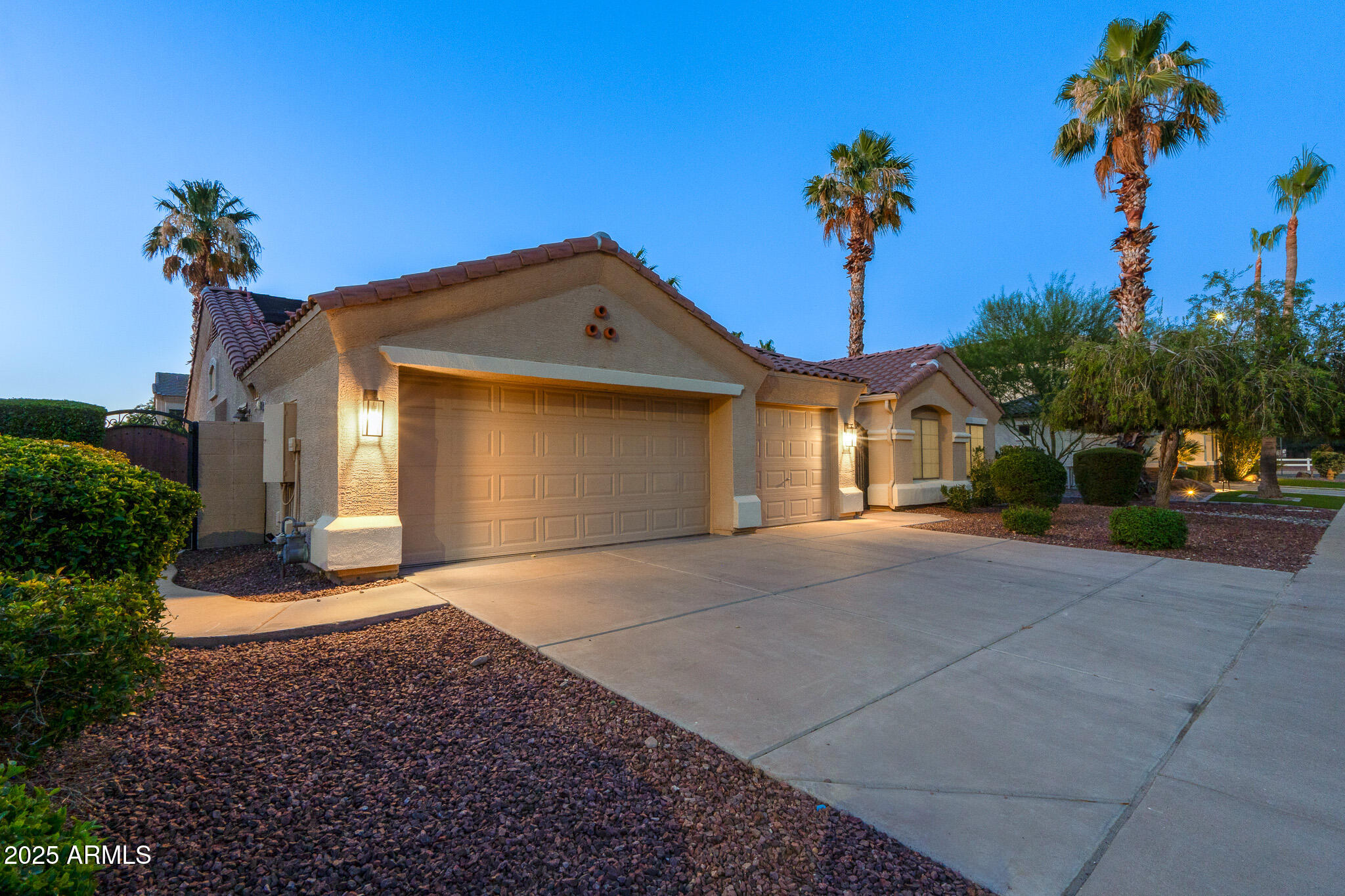 786 E COCONINO Drive
