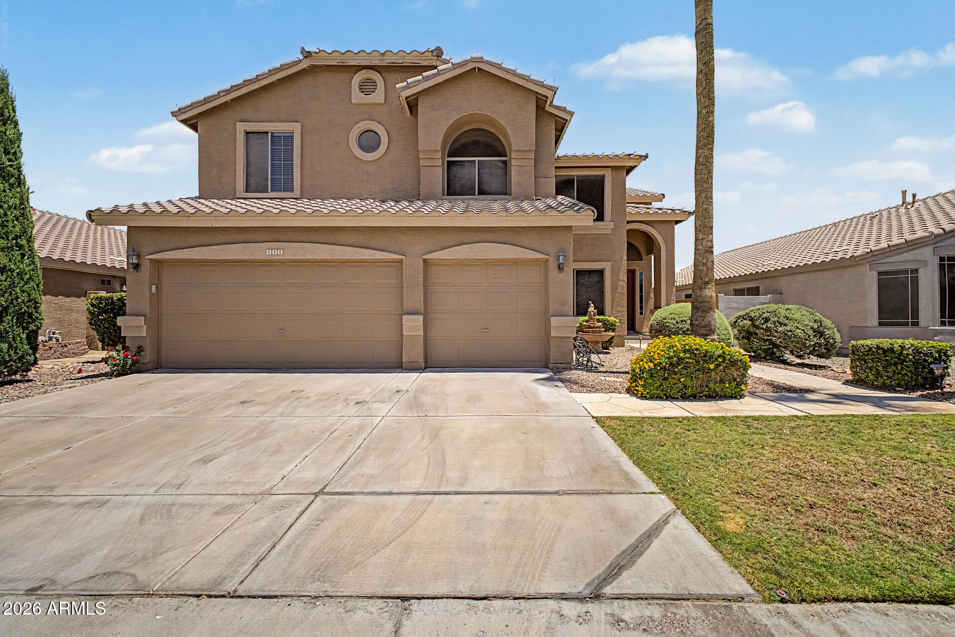 692 W CITRUS Way