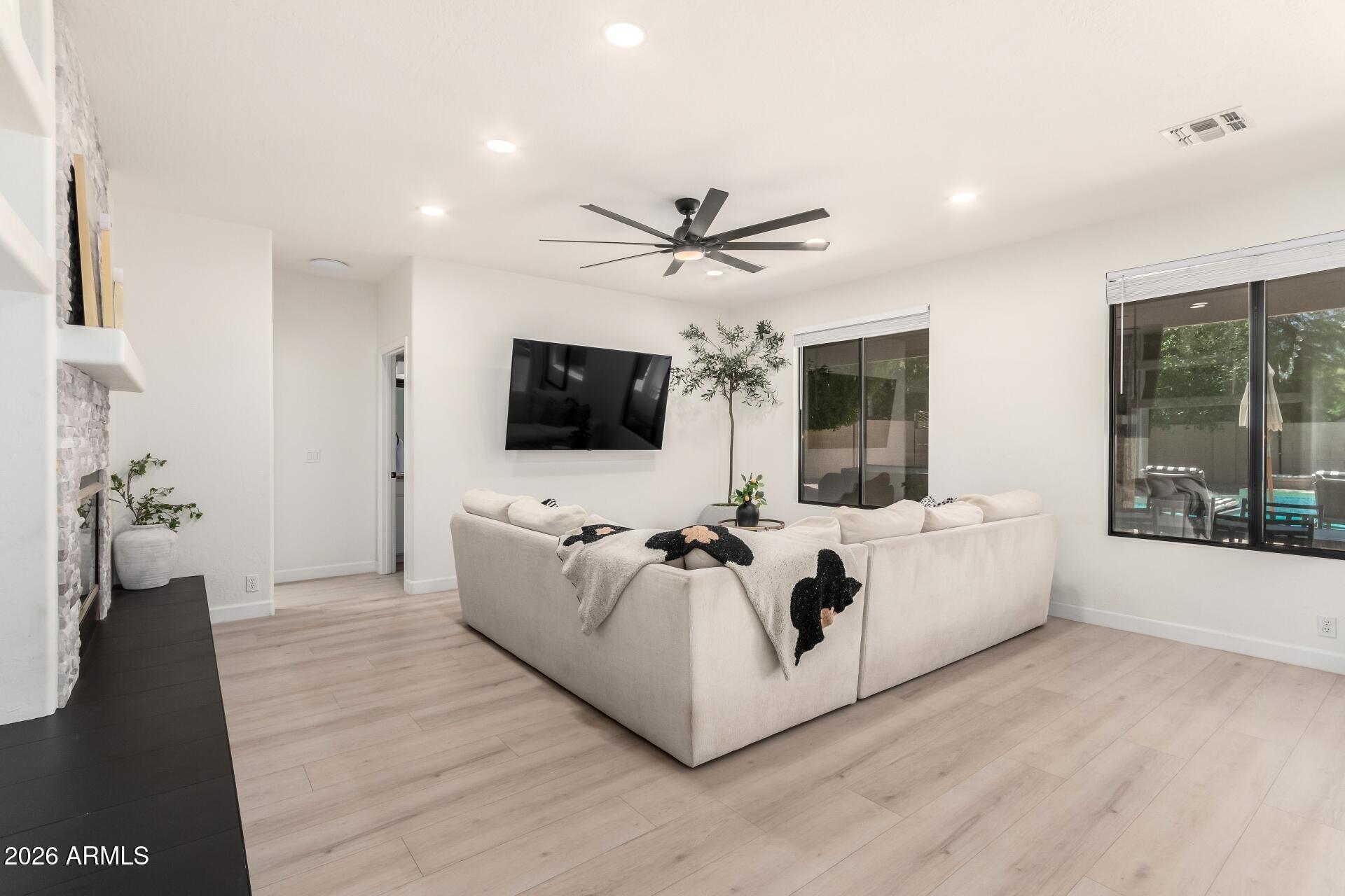 4025 E PASO Trail