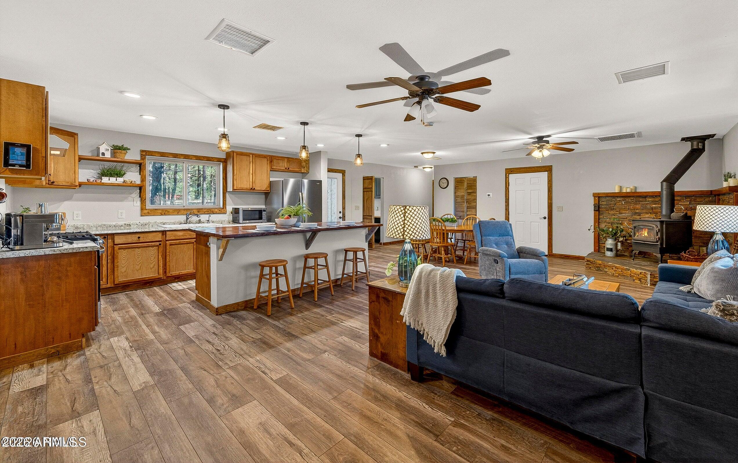 454 N East Park Road