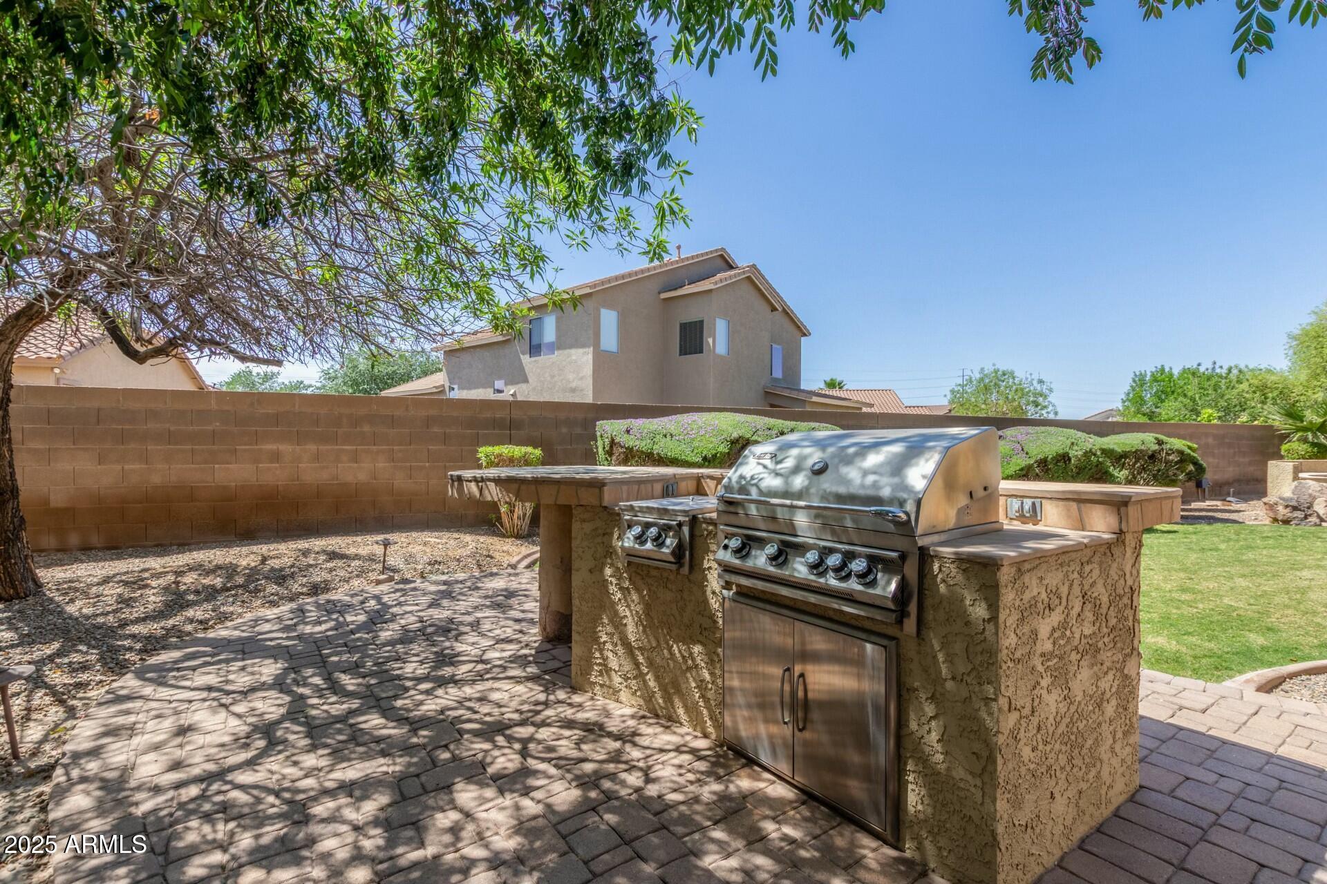 2257 E REDWOOD Court