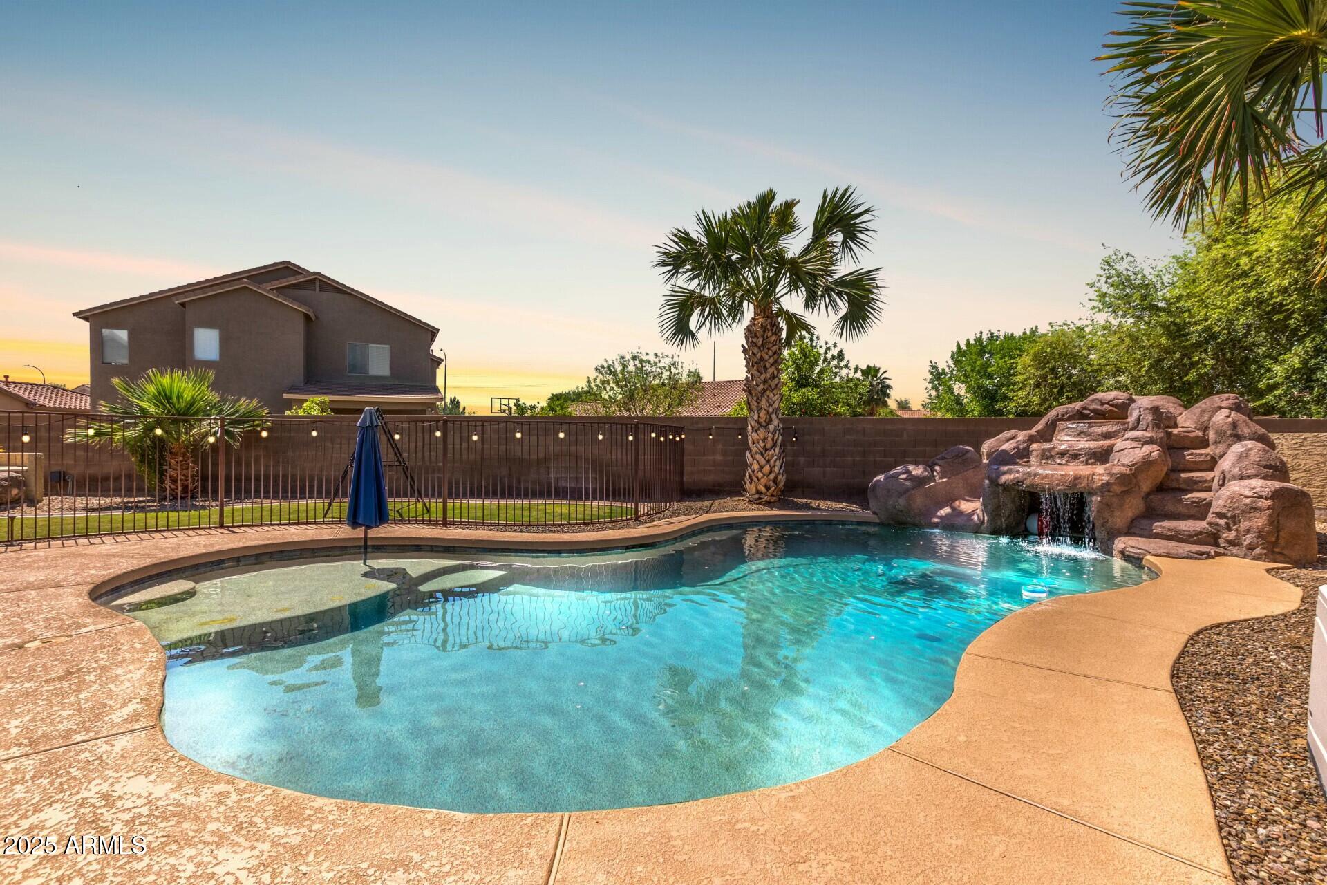 2257 E REDWOOD Court