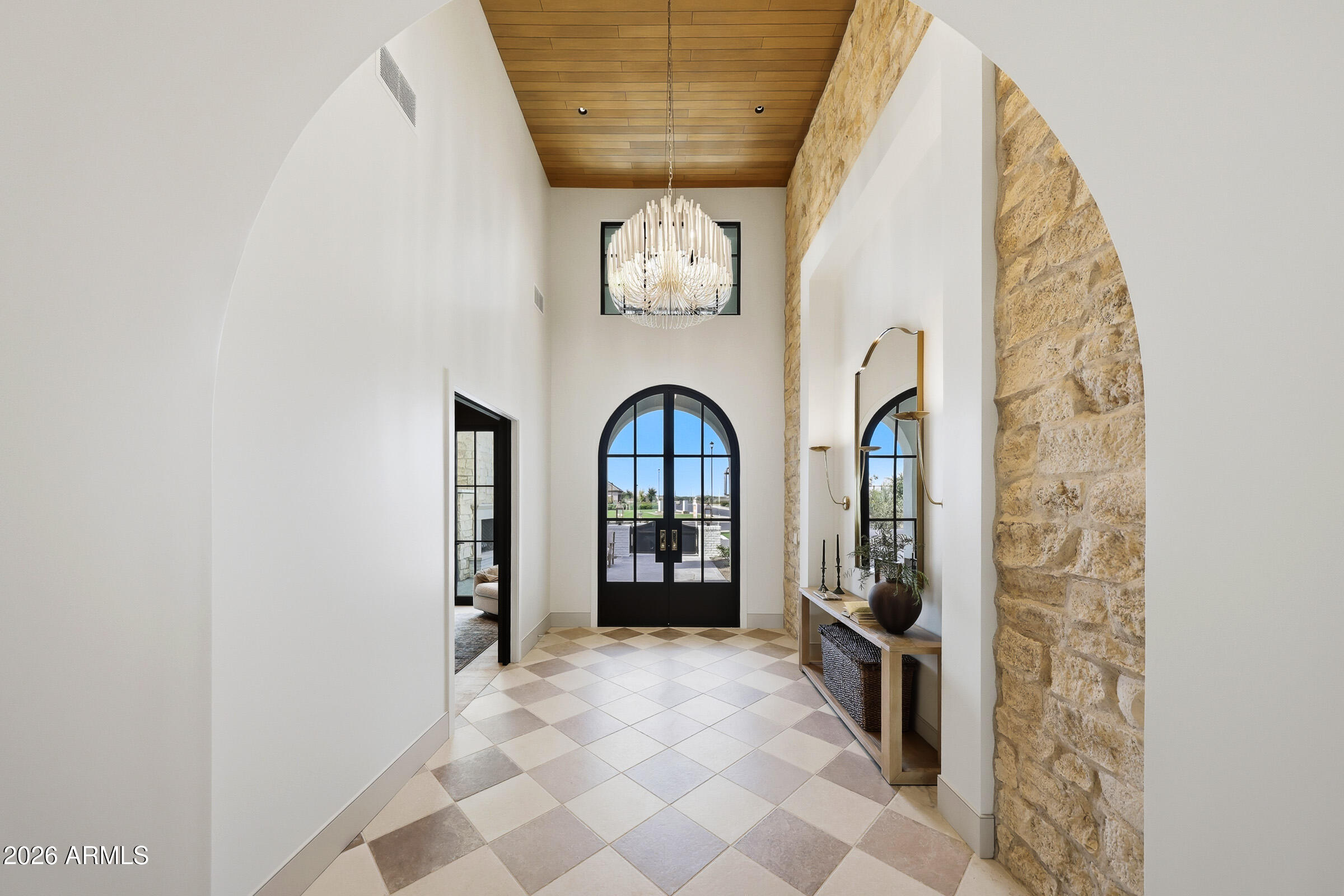 2635 E LOS ALTOS Road