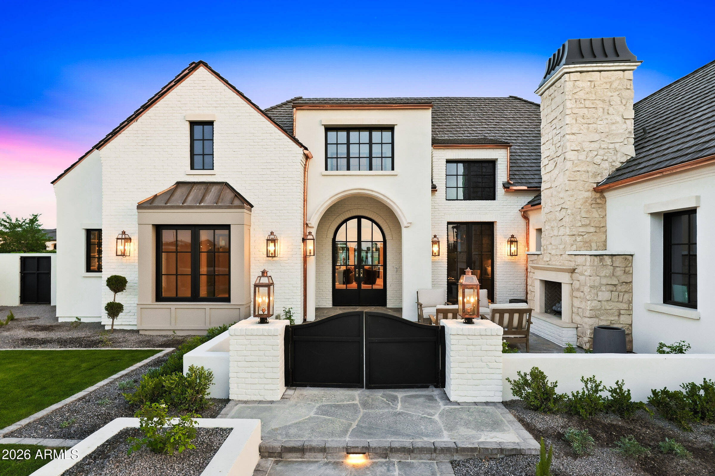 2635 E LOS ALTOS Road