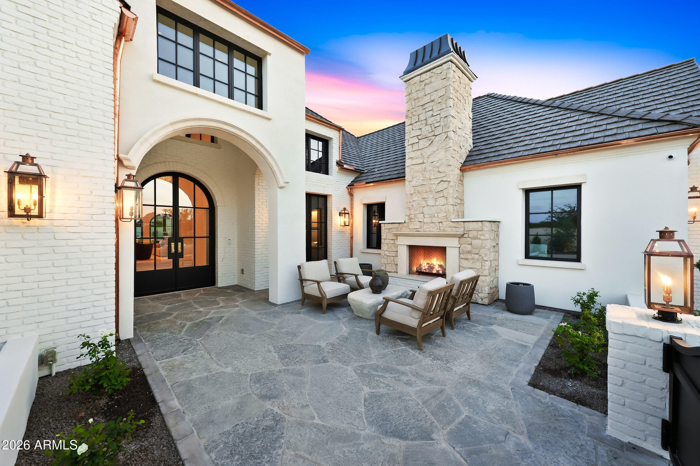 2635 E LOS ALTOS Road