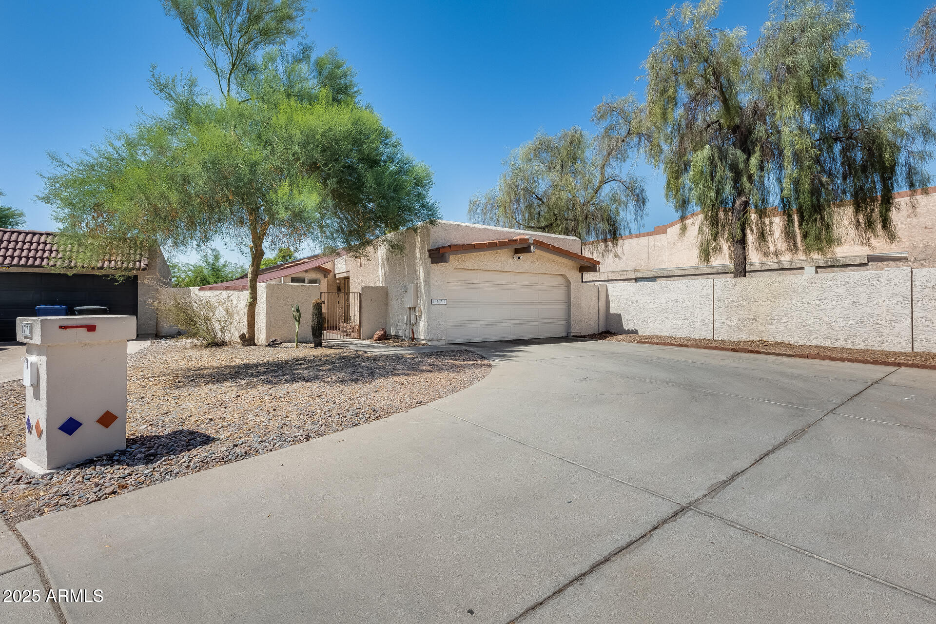 1771 W MARIPOSA Court