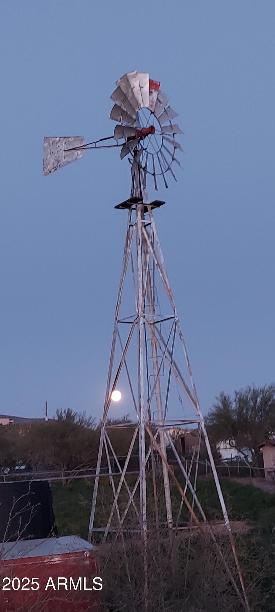 45215 N 10TH Street '-'