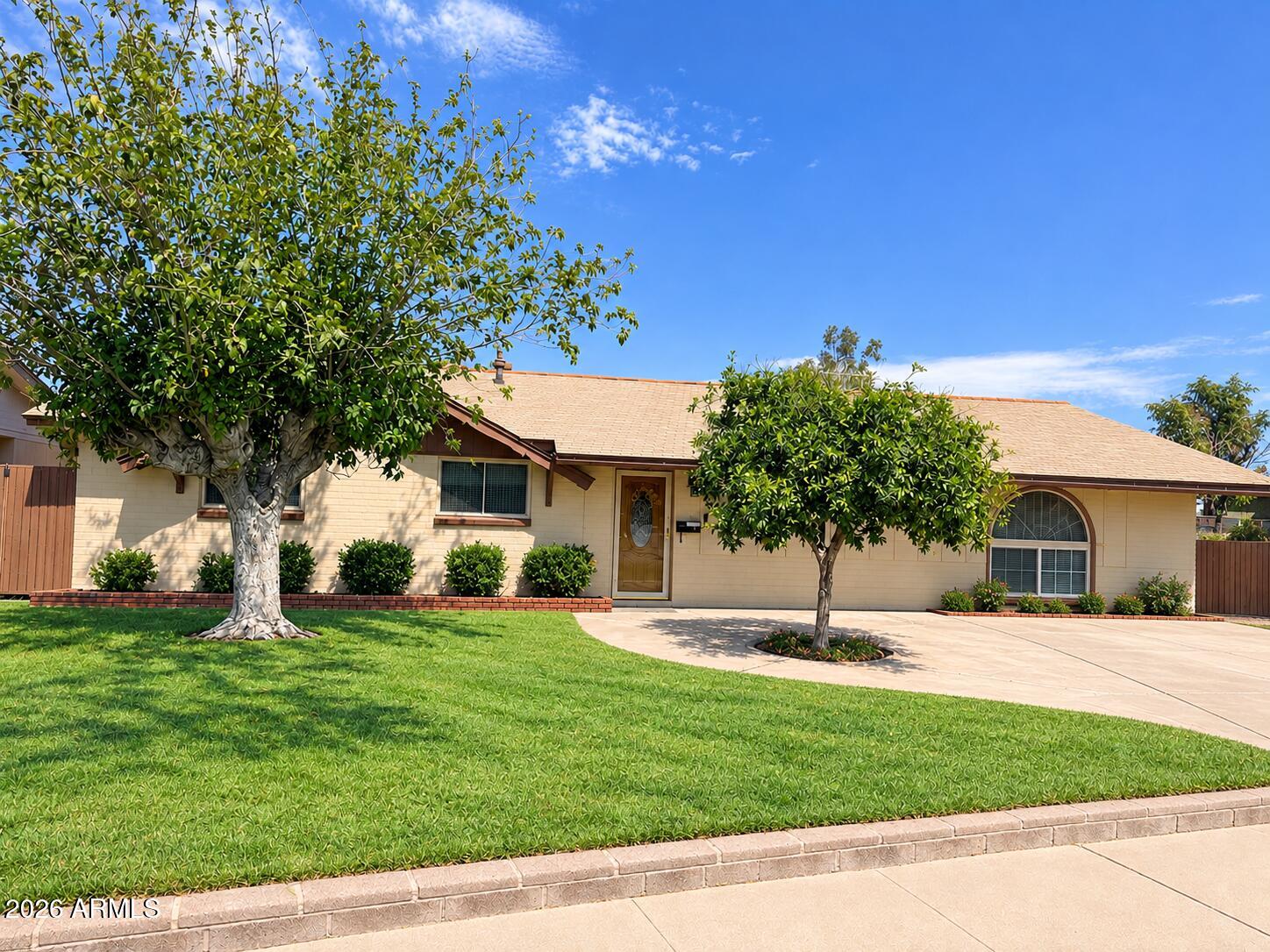 3924 W LAS PALMARITAS Drive