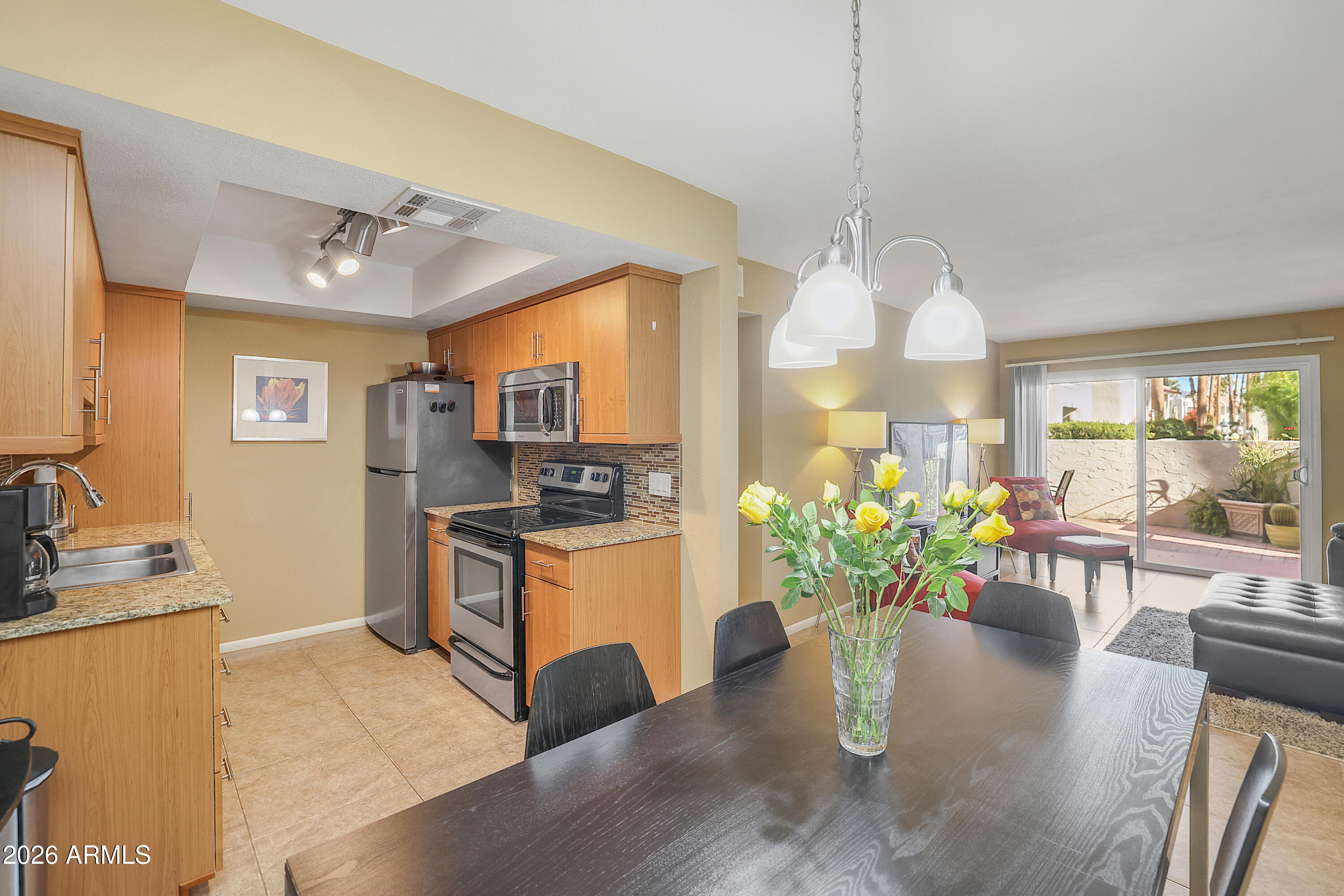 7350 N VIA PASEO DEL SUR -- O105