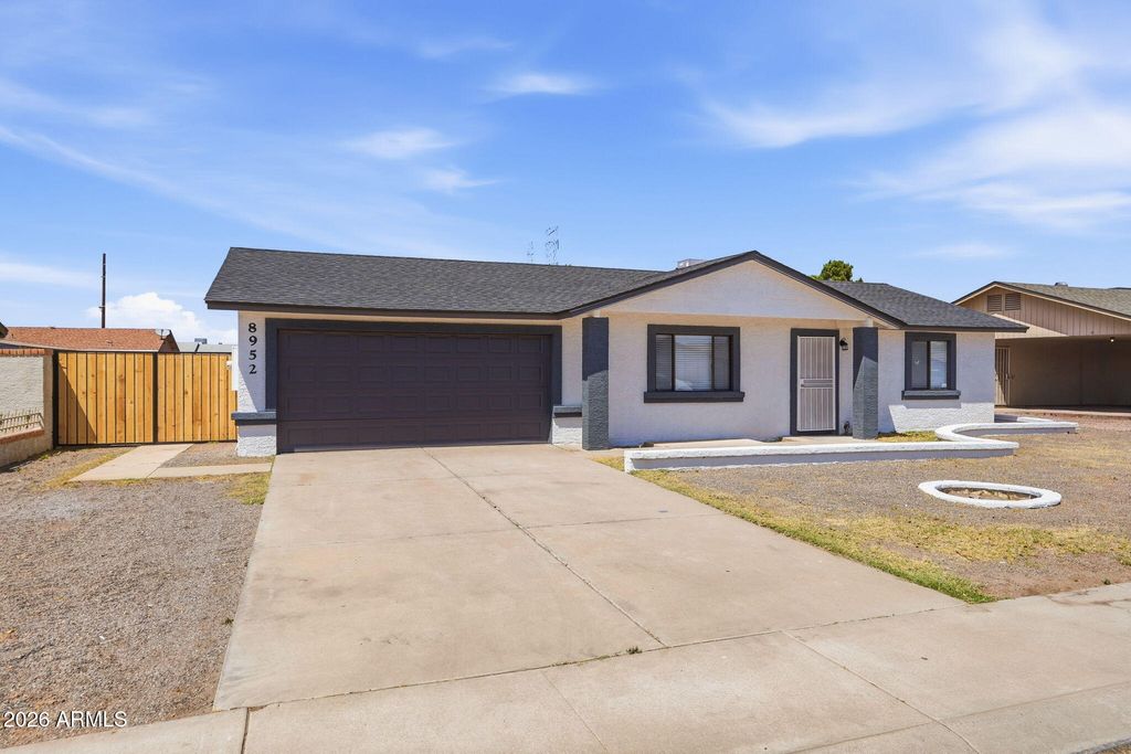 Photo of 8952 W Royal Palm Road, Peoria, AZ 85345 (MLS # 7020824)