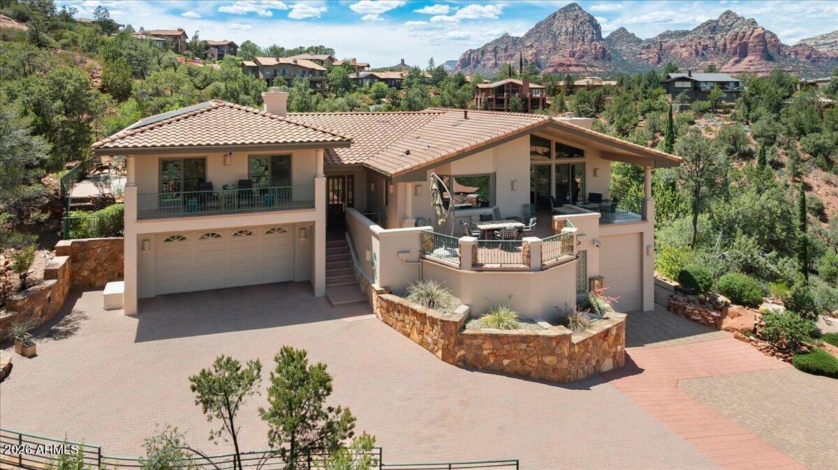 120 LES SPRINGS Drive