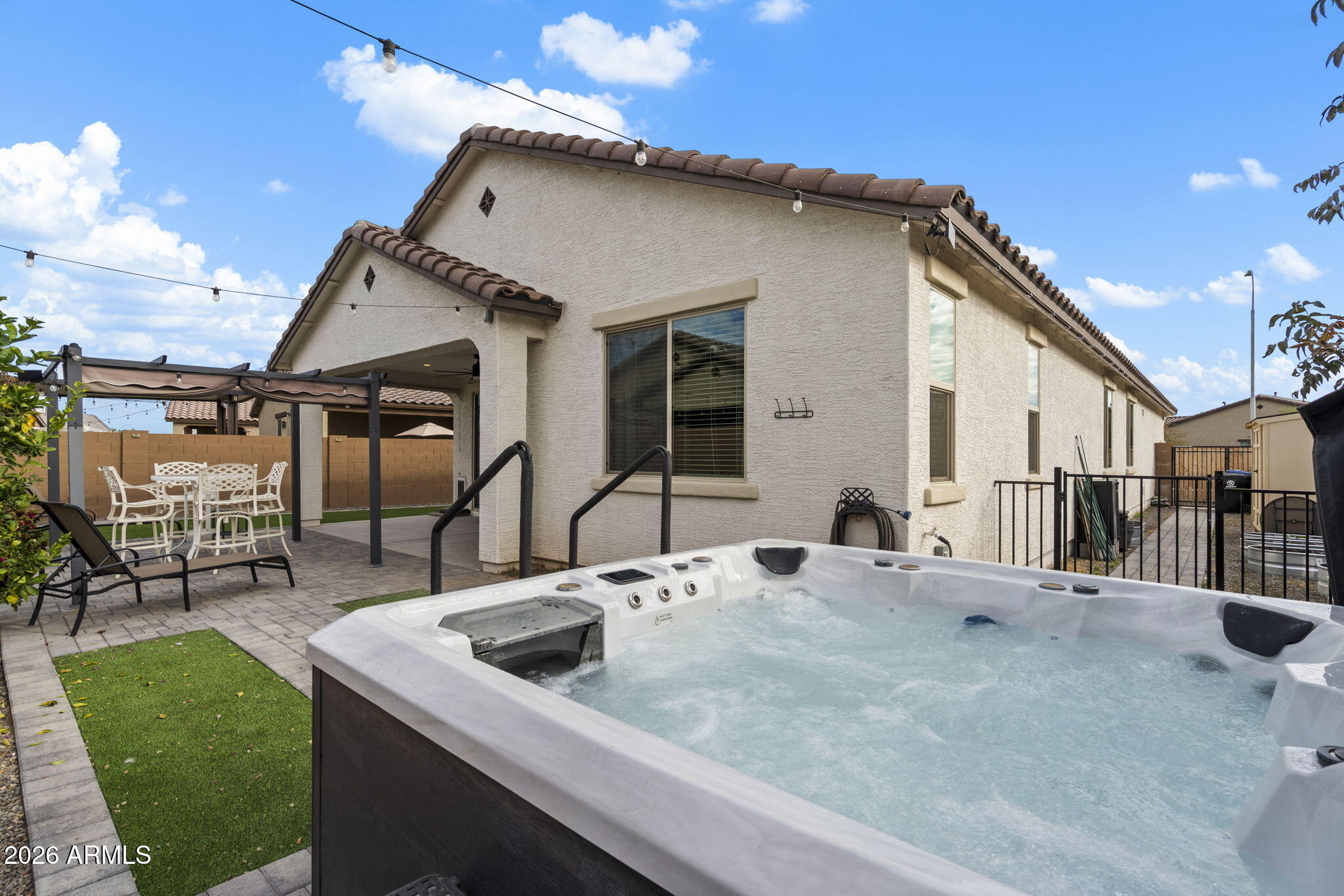 10768 W KINDERMAN Drive