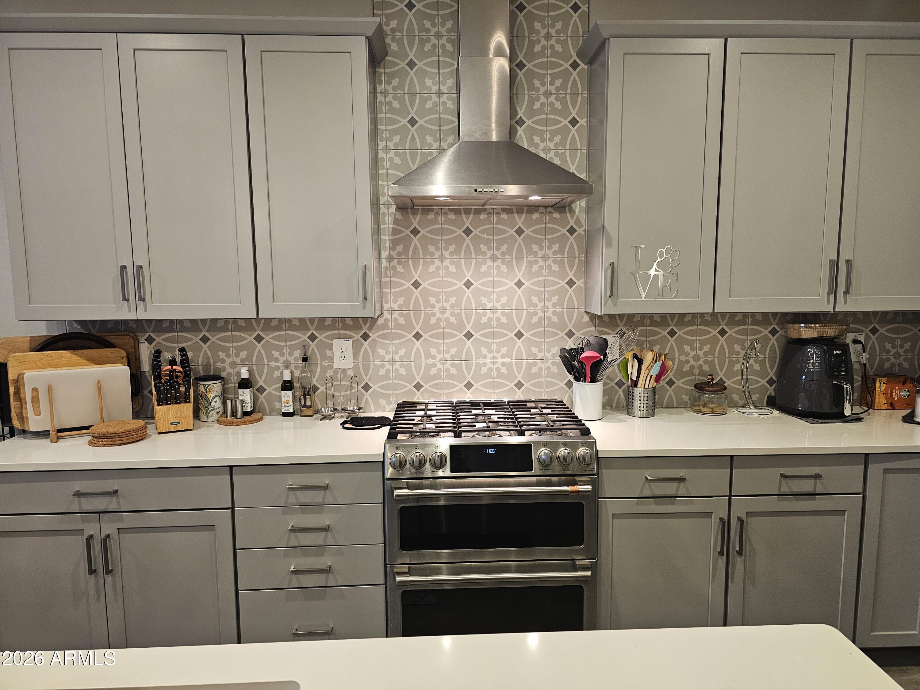 10768 W KINDERMAN Drive