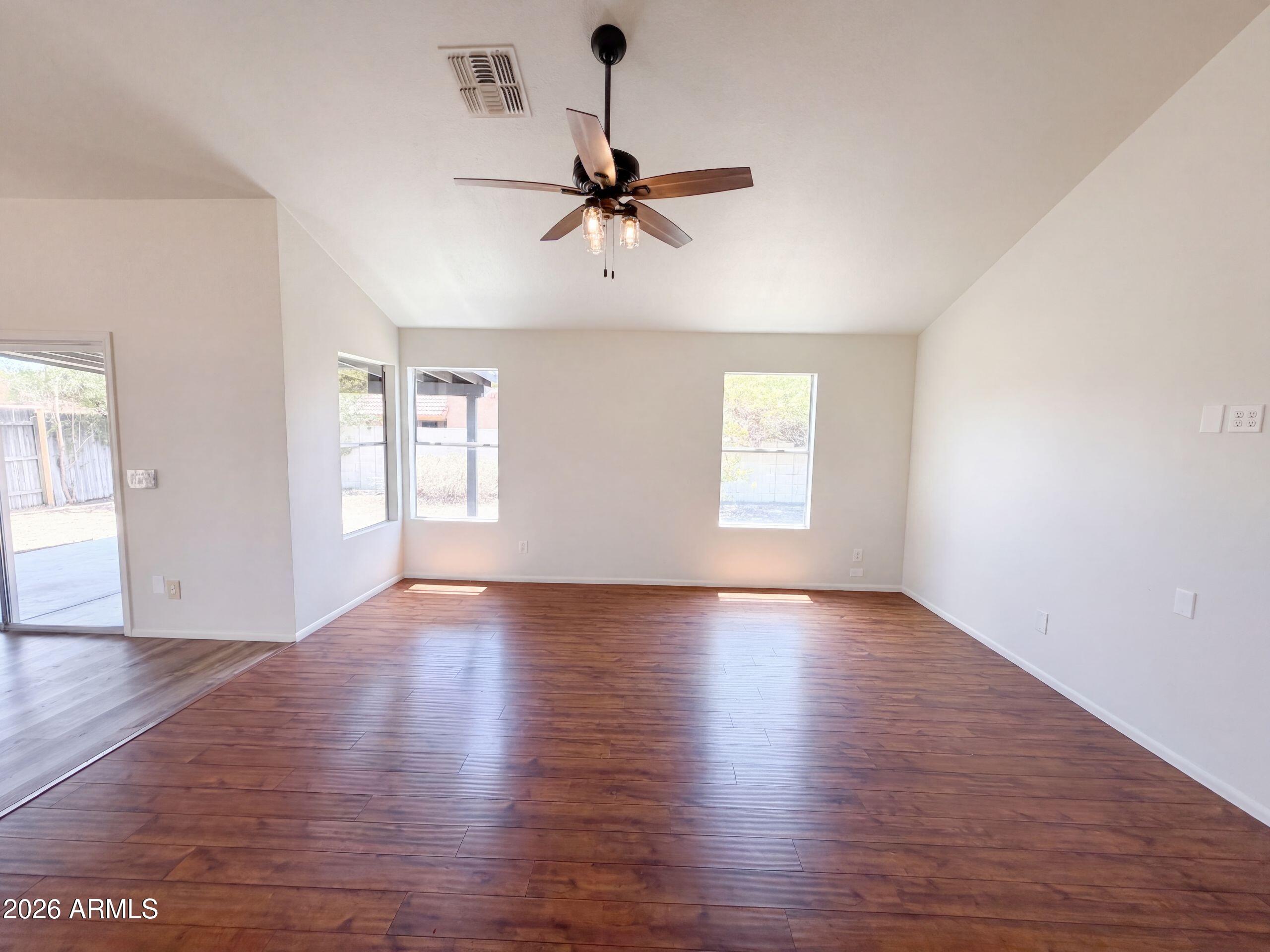615 W MONTOYA Lane