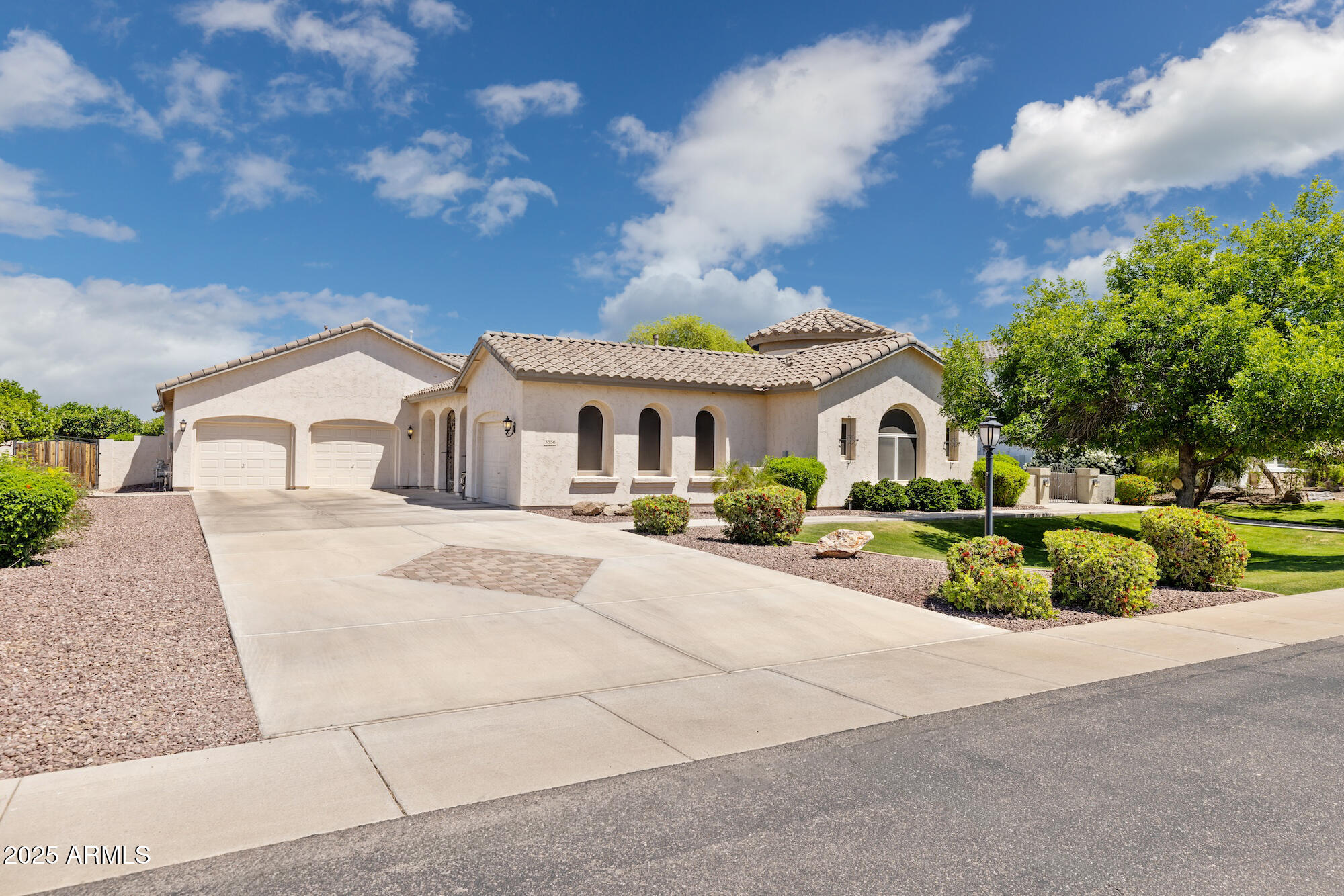 3356 E VALLEJO Court